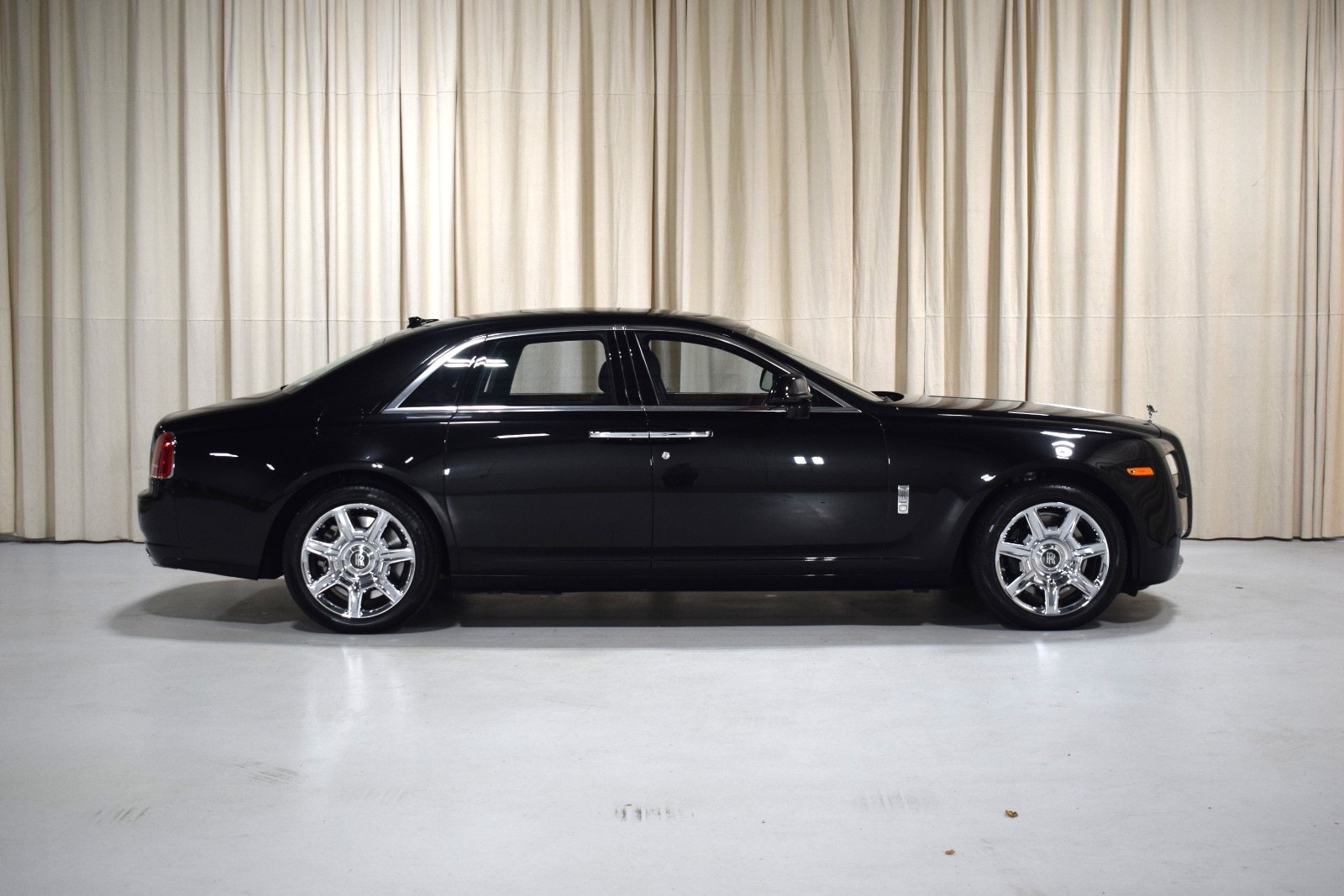 Thumbnail: 2012 Rolls-Royce Ghost - 14