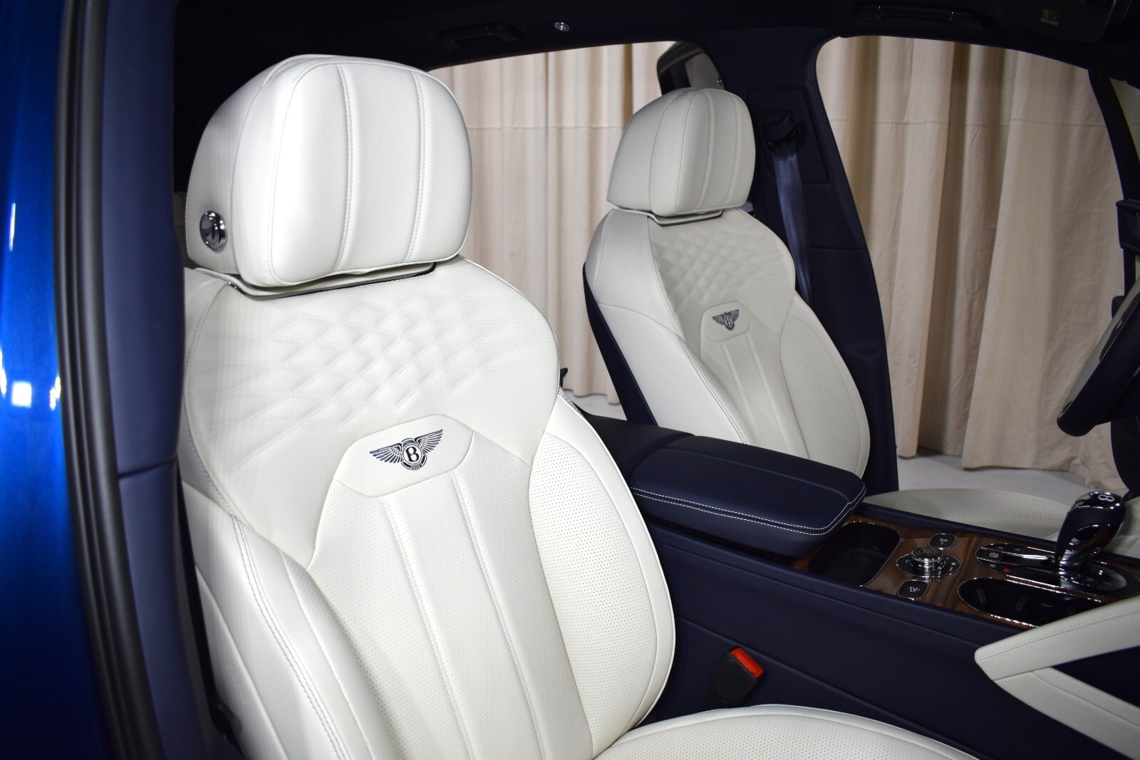 Thumbnail: 2024 Bentley Bentayga - 24