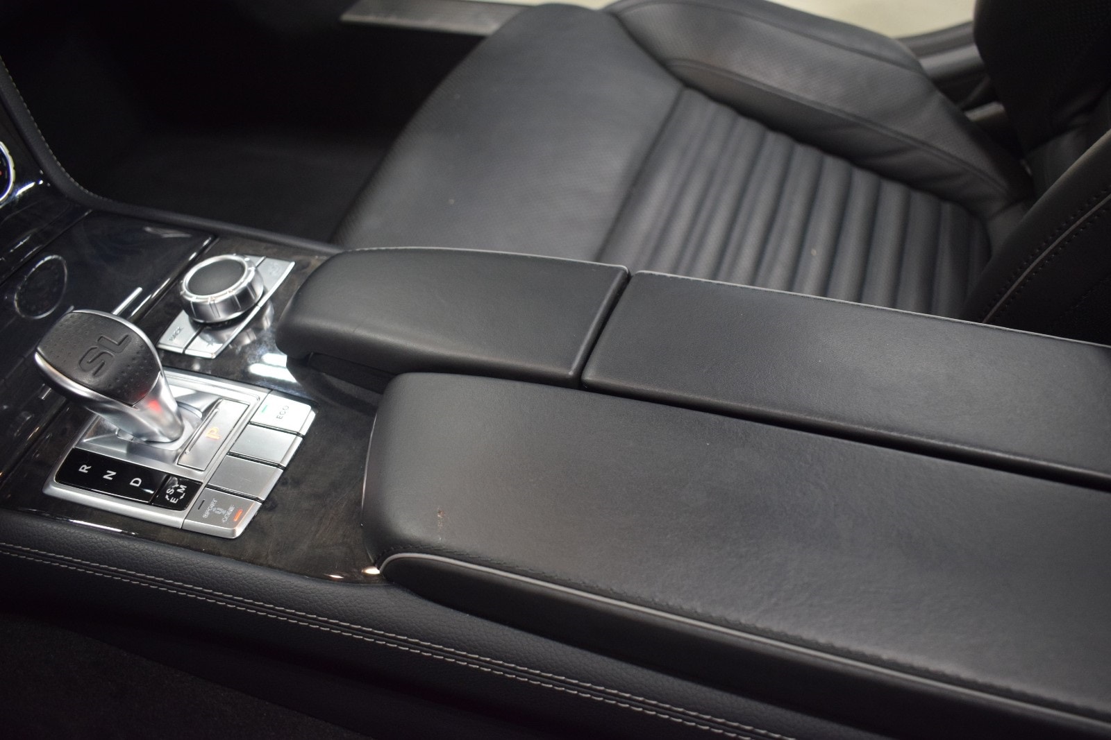 Thumbnail: 2013 Mercedes-Benz SL-Class - 37