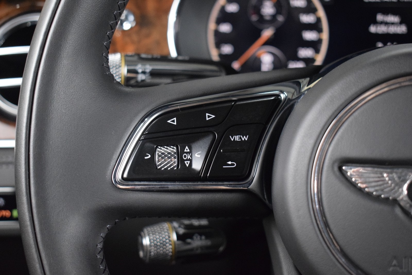 Thumbnail: 2023 Bentley Flying Spur - 25