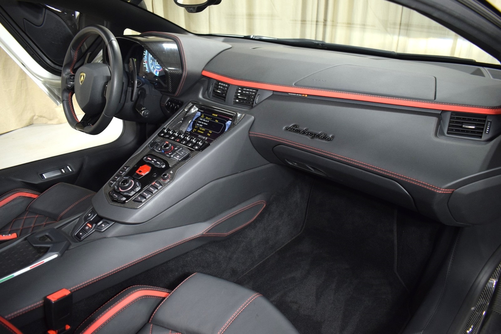 Thumbnail: 2019 Lamborghini Aventador - 23