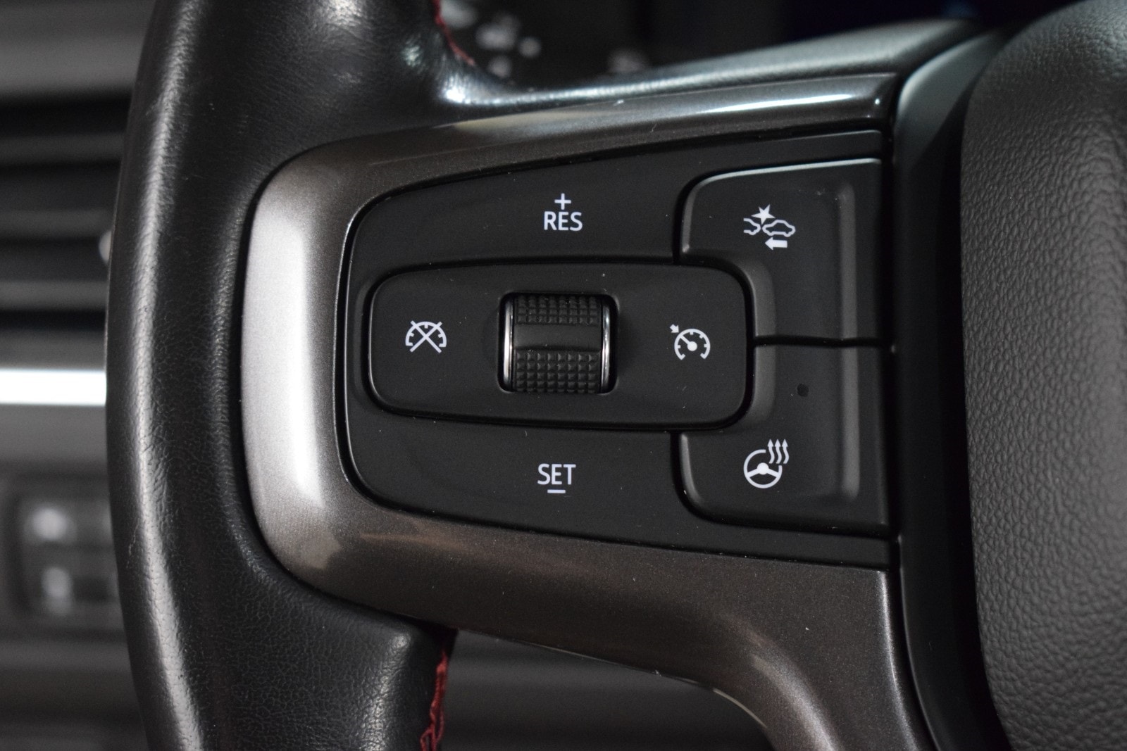 Thumbnail: 2022 Chevrolet Tahoe - 25