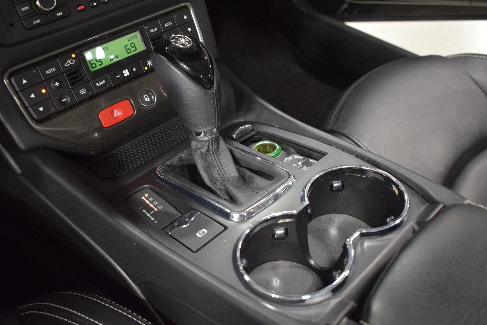 Thumbnail: 2014 Maserati GranTurismo - 34