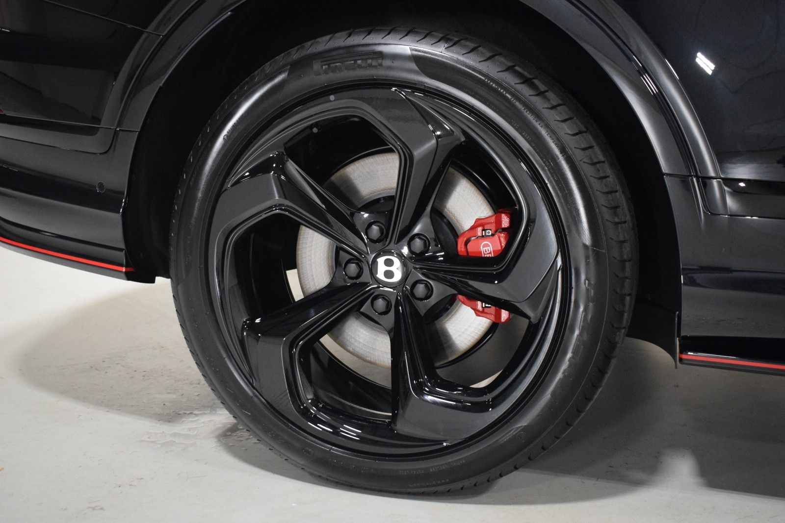 Thumbnail: 2025 Bentley Bentayga - 6