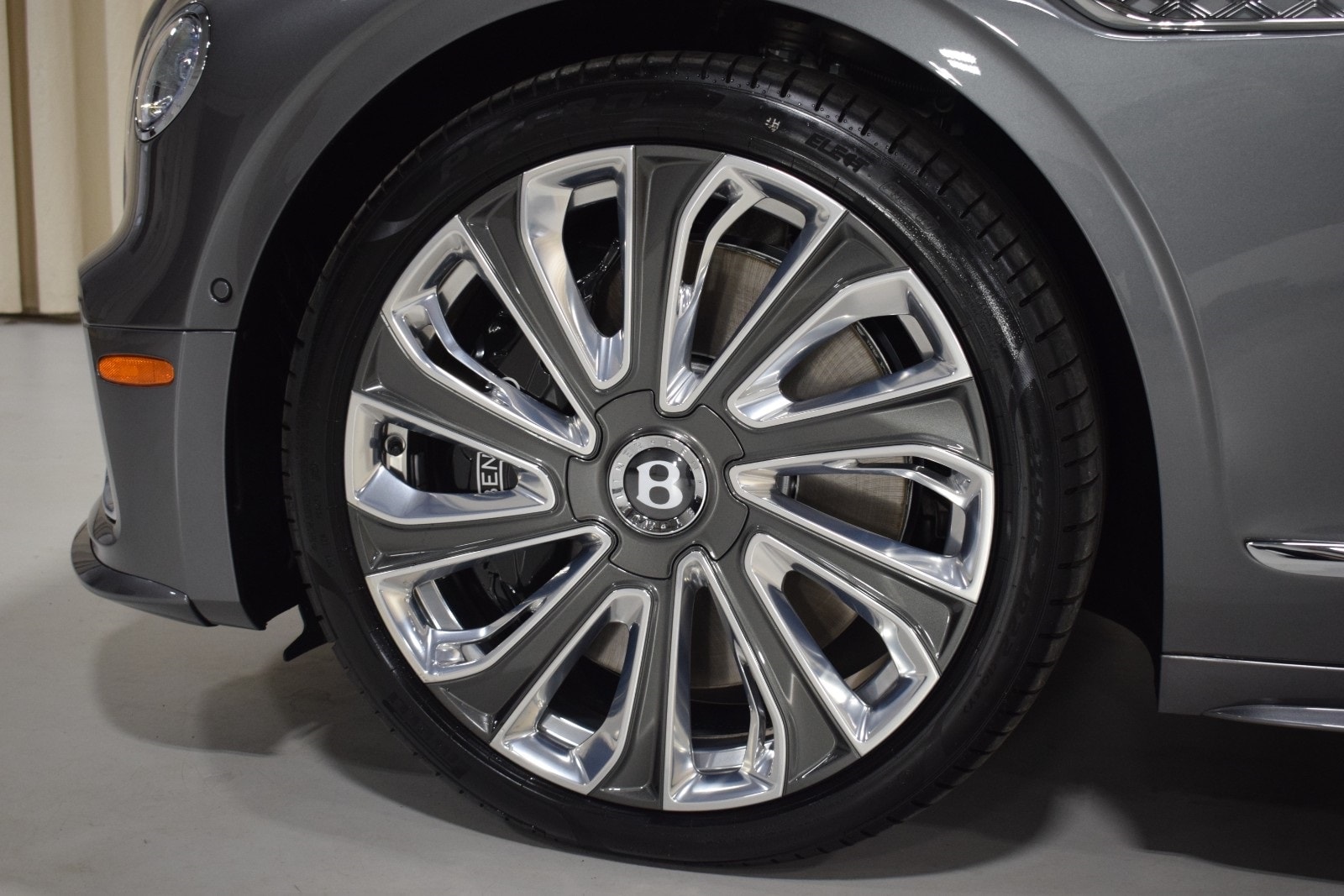 Thumbnail: 2025 Bentley Flying Spur - 13