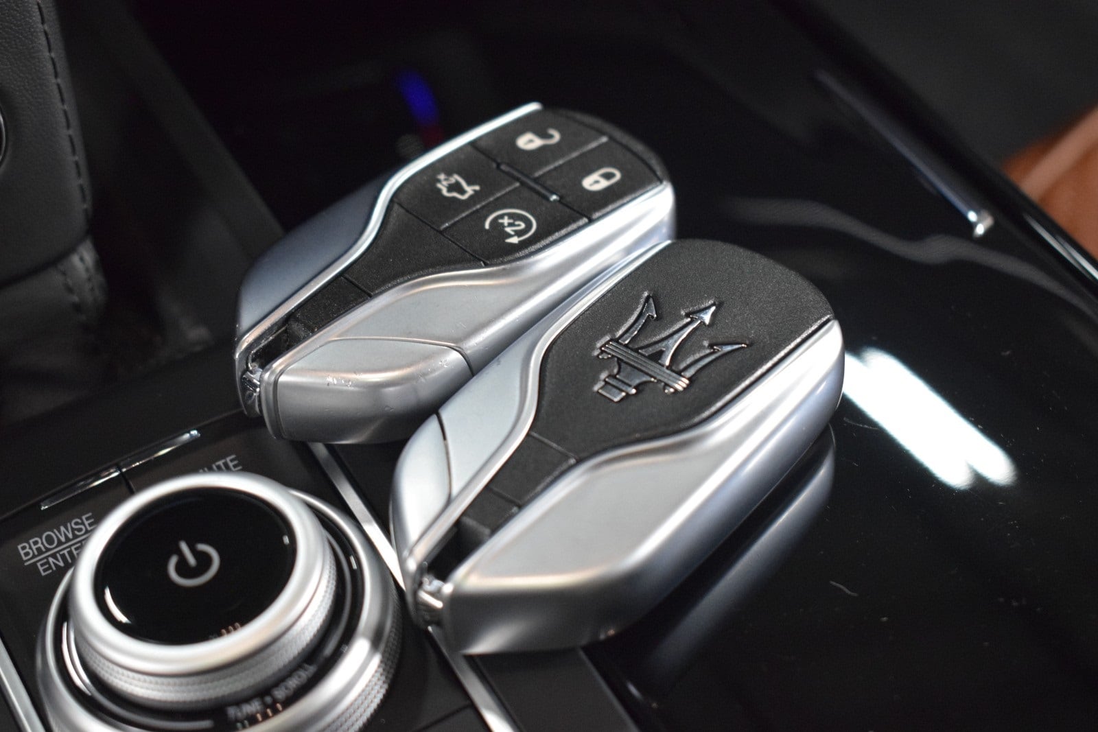 Thumbnail: 2022 Maserati Levante - 41
