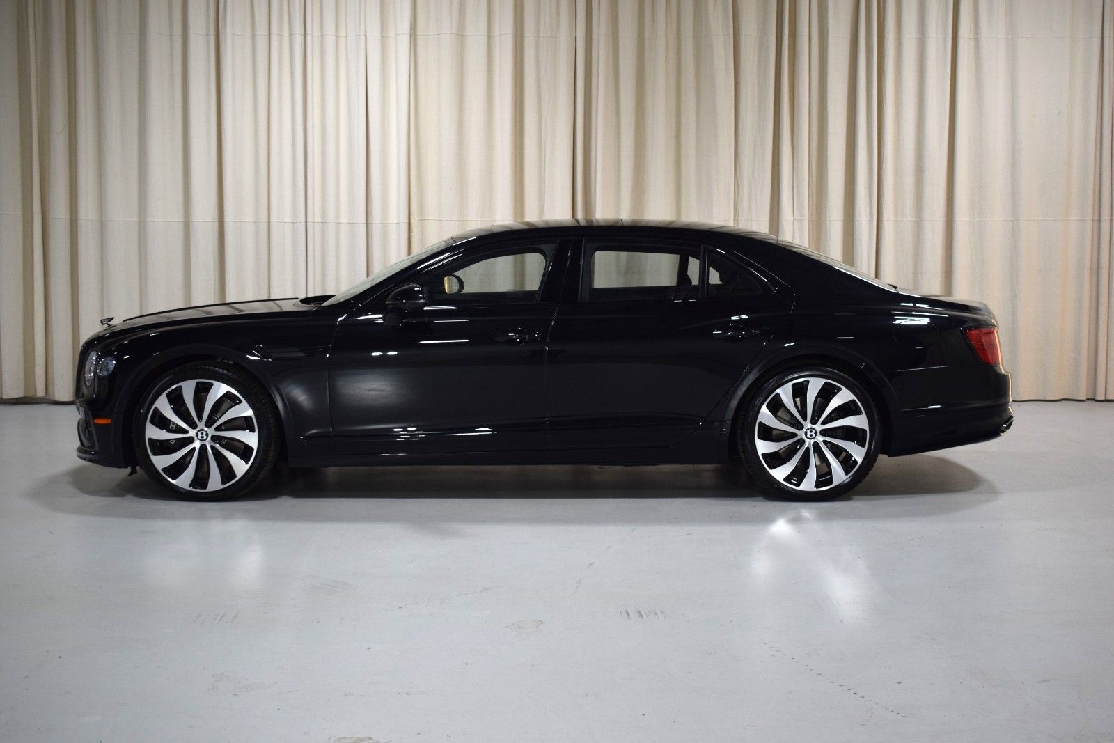 Thumbnail: 2026 Bentley Flying Spur - 16