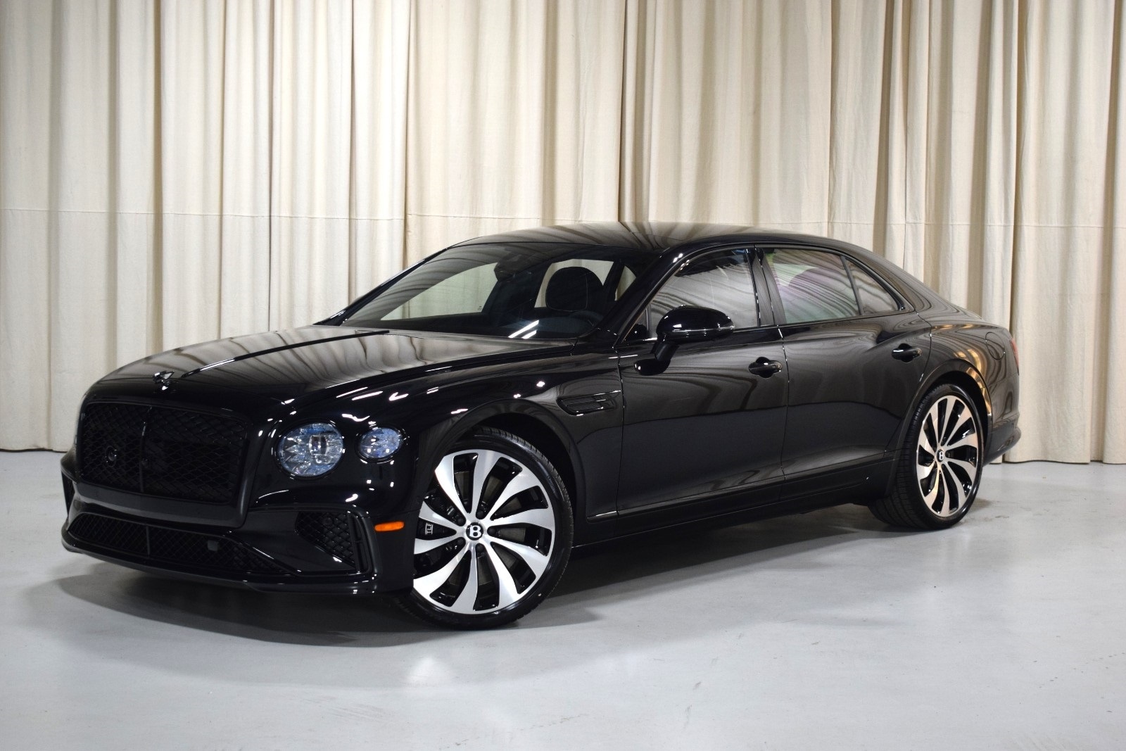 2026 Bentley Flying Spur's photo