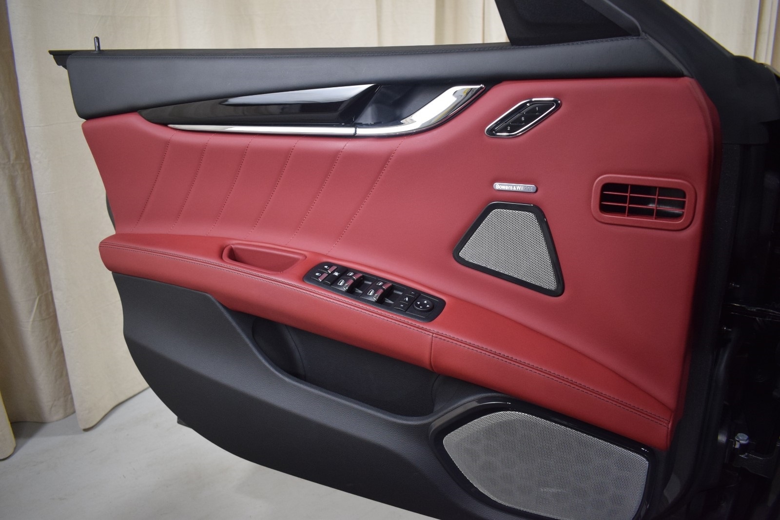 Thumbnail: 2022 Maserati Quattroporte - 38