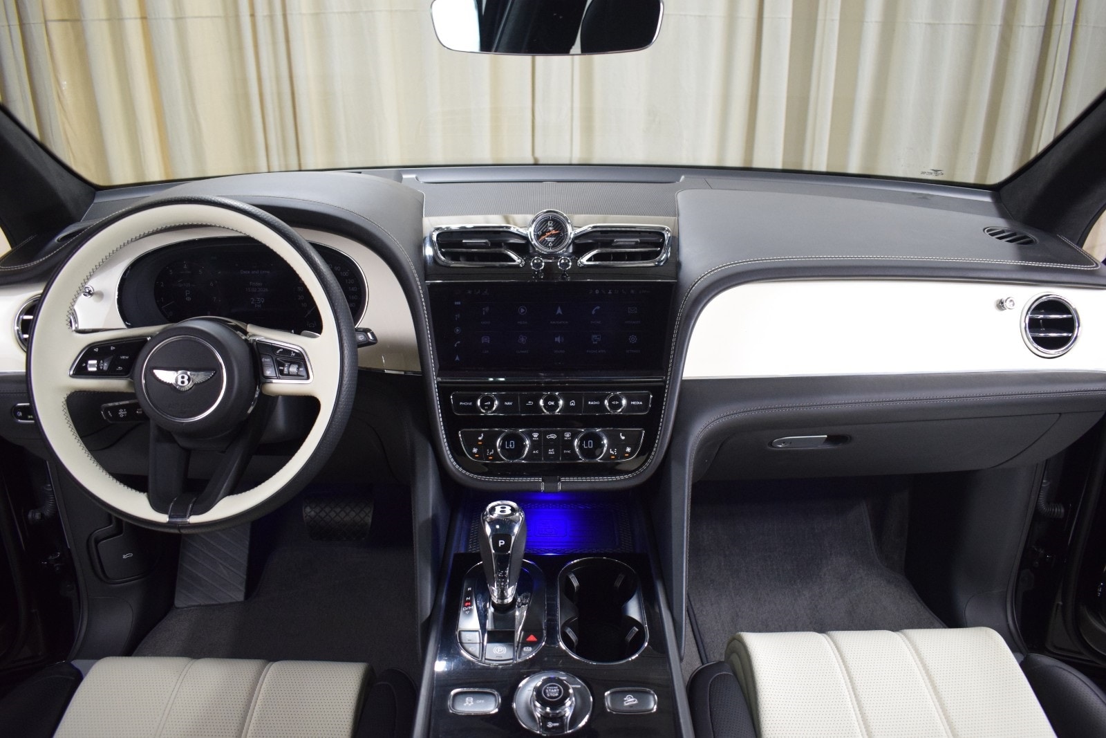 Thumbnail: 2024 Bentley Bentayga - 2