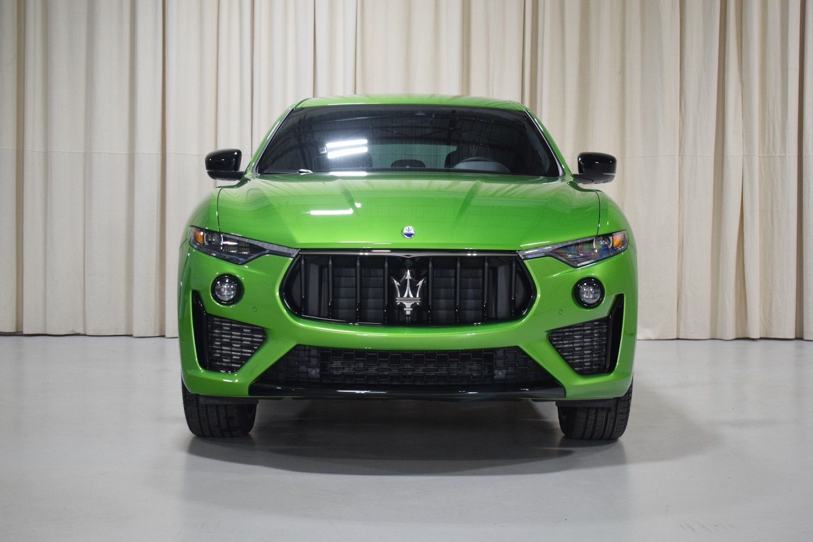 Thumbnail: 2023 Maserati Levante - 9