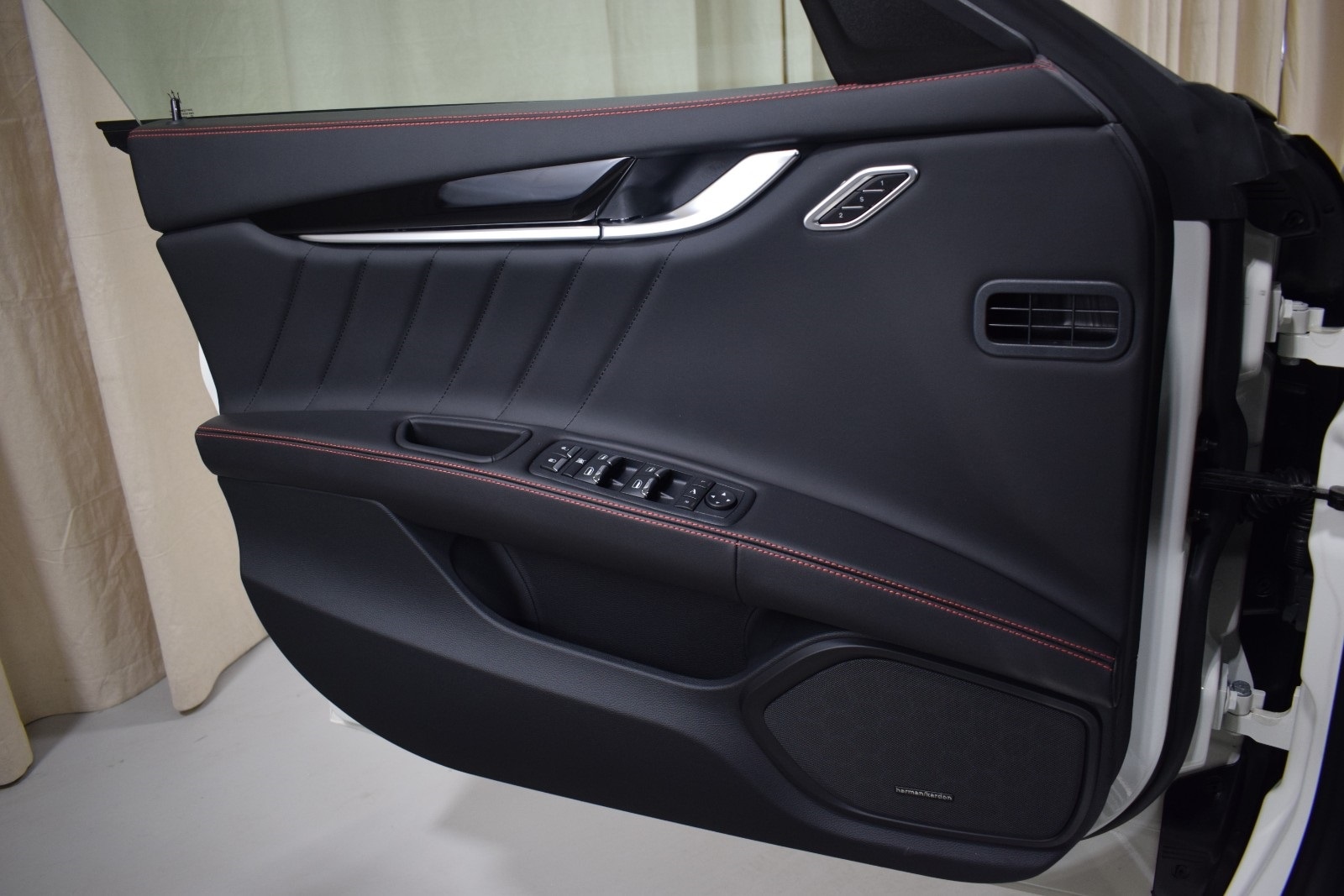 Thumbnail: 2024 Maserati Ghibli - 39