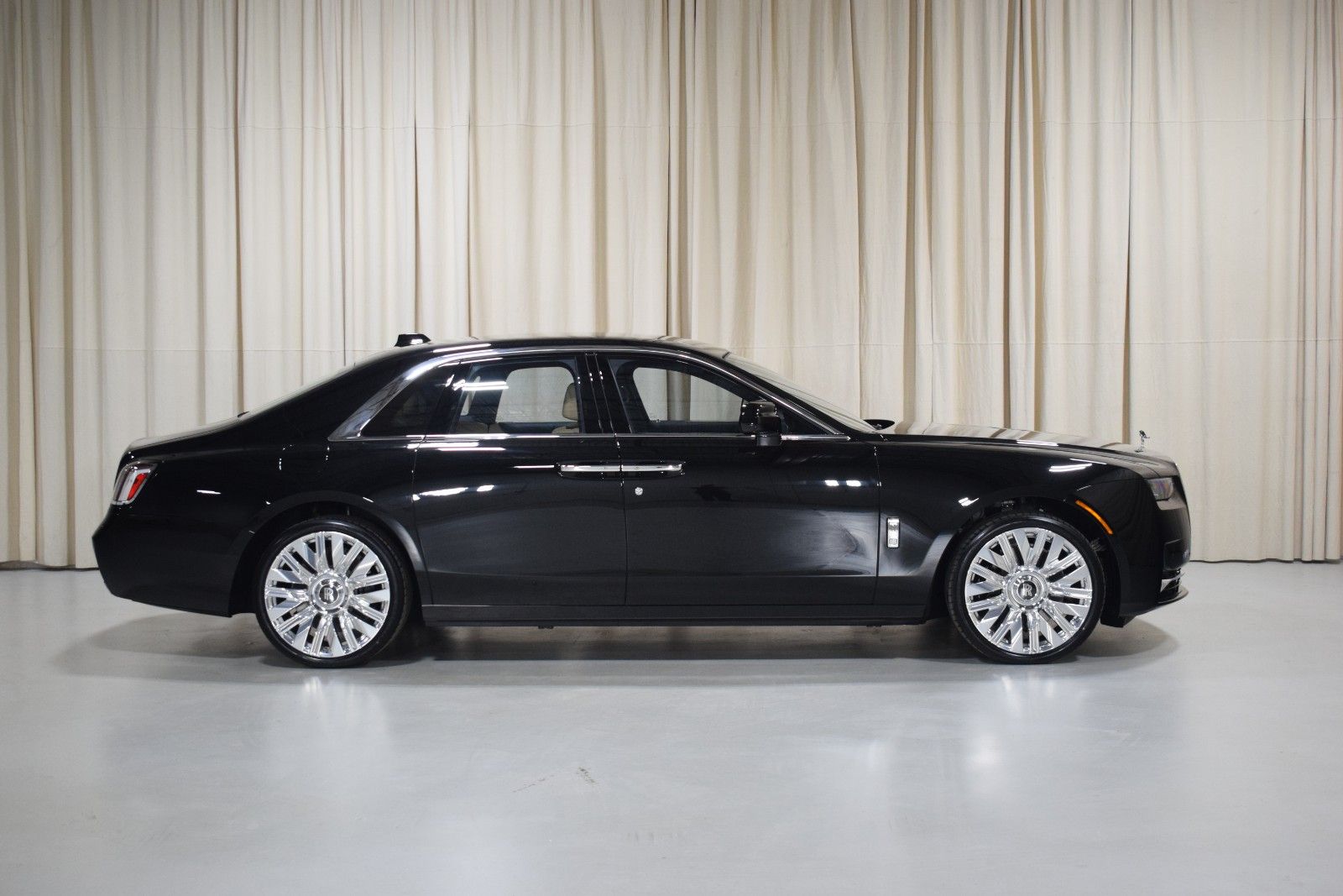 Thumbnail: 2026 Rolls-Royce Ghost - 14