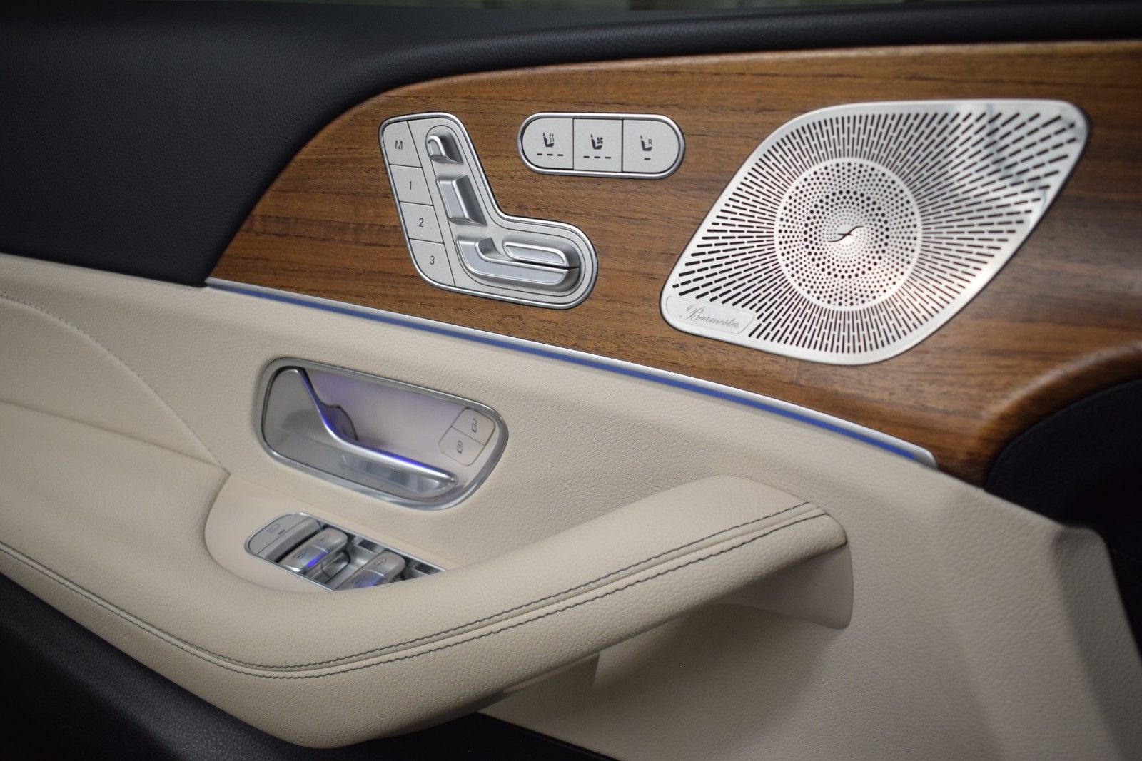 Thumbnail: 2025 Mercedes-Benz GLS - 39