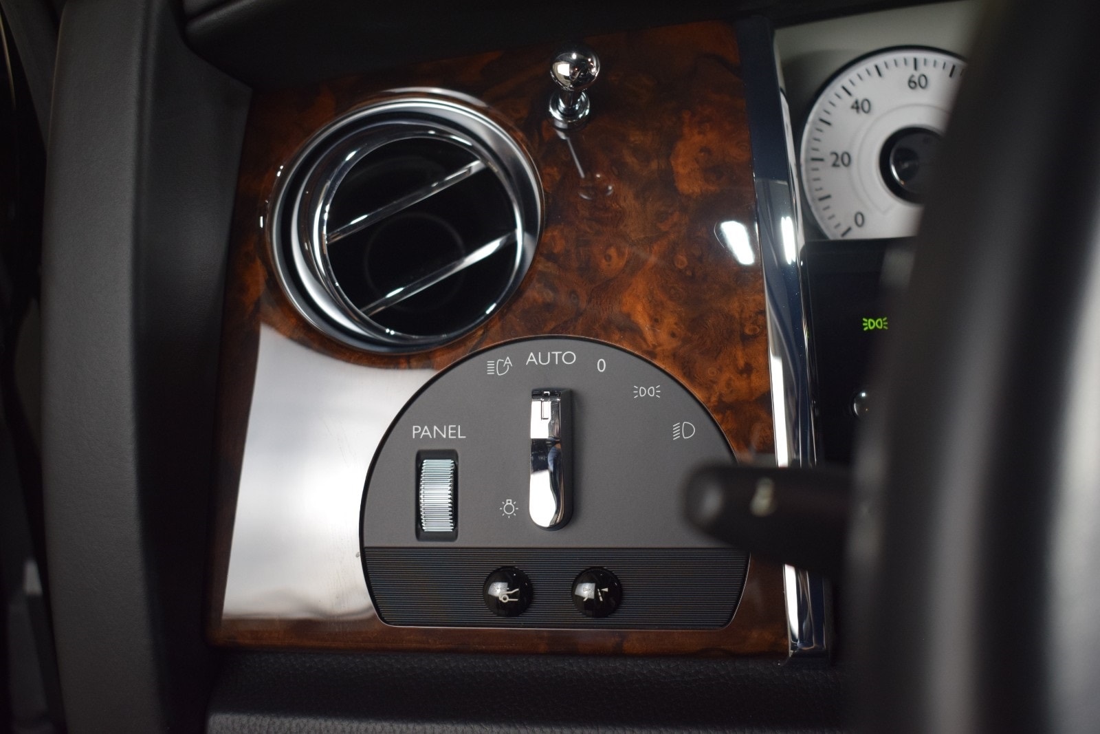 Thumbnail: 2012 Rolls-Royce Ghost - 32