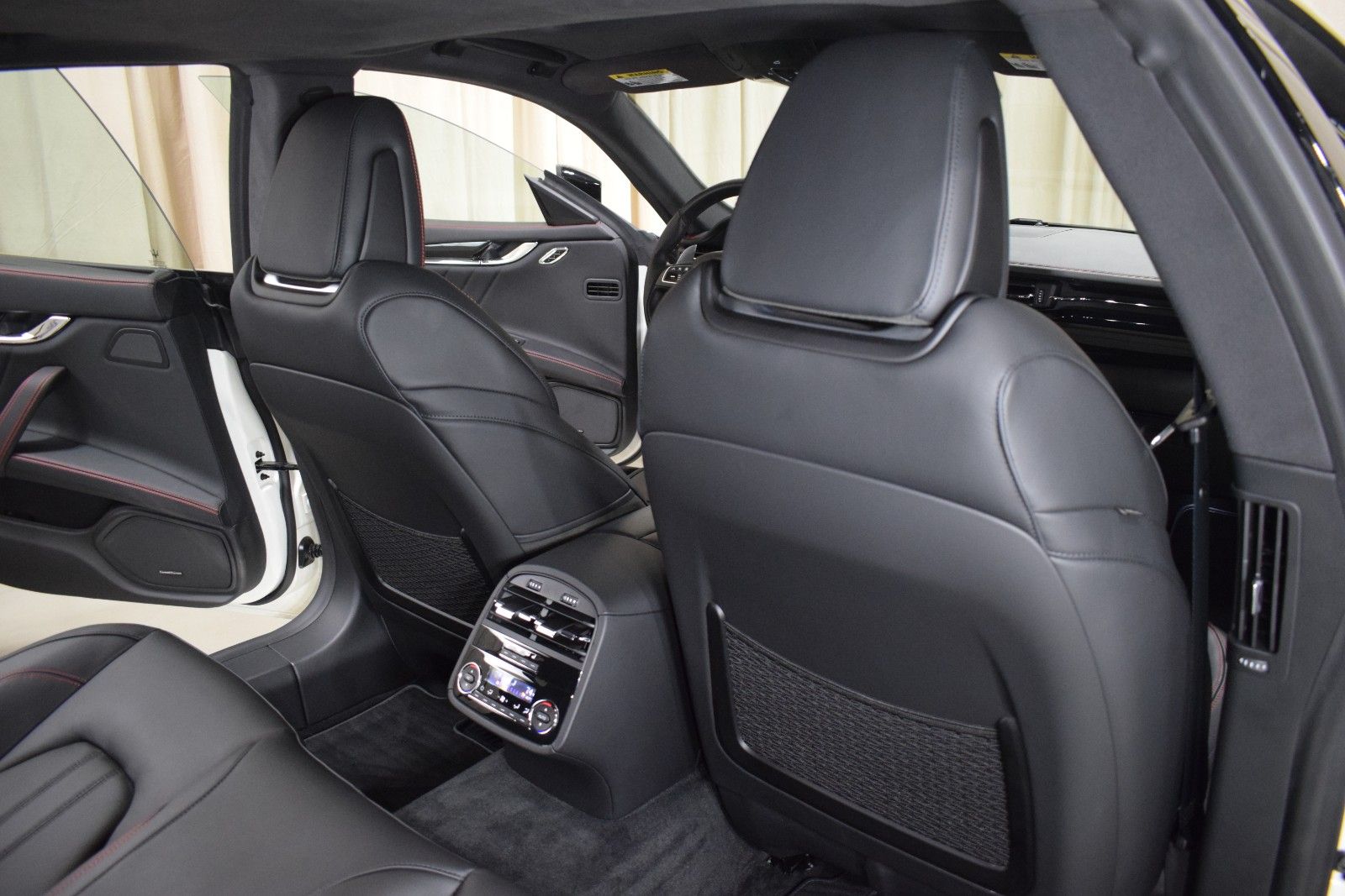 Thumbnail: 2024 Maserati Quattroporte - 20