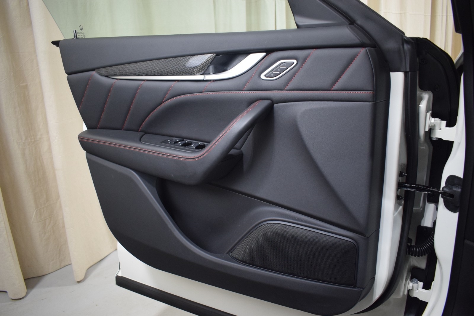 Thumbnail: 2022 Maserati Levante - 39