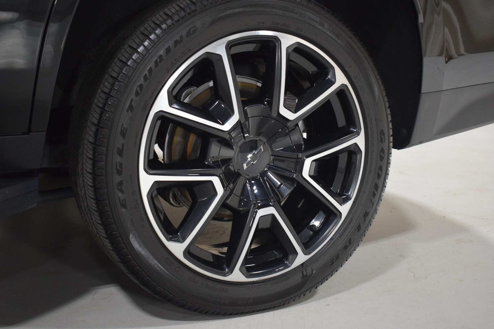 Thumbnail: 2022 Chevrolet Tahoe - 5