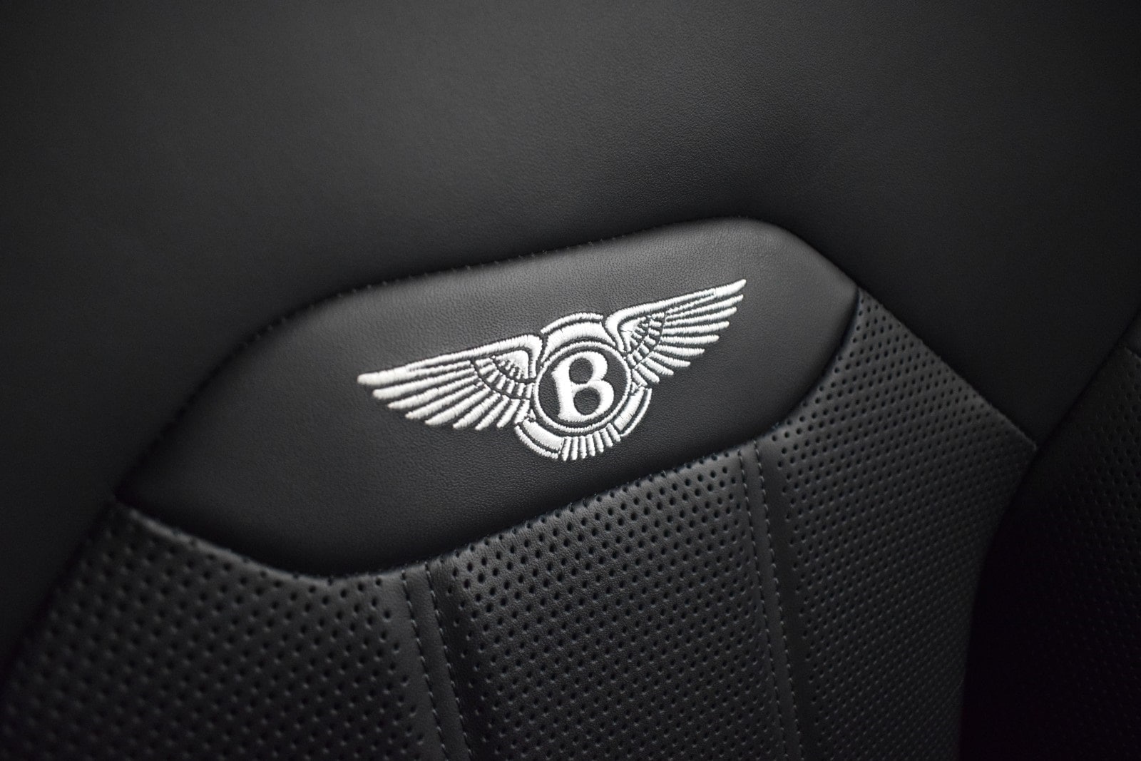 Thumbnail: 2023 Bentley Bentayga - 37