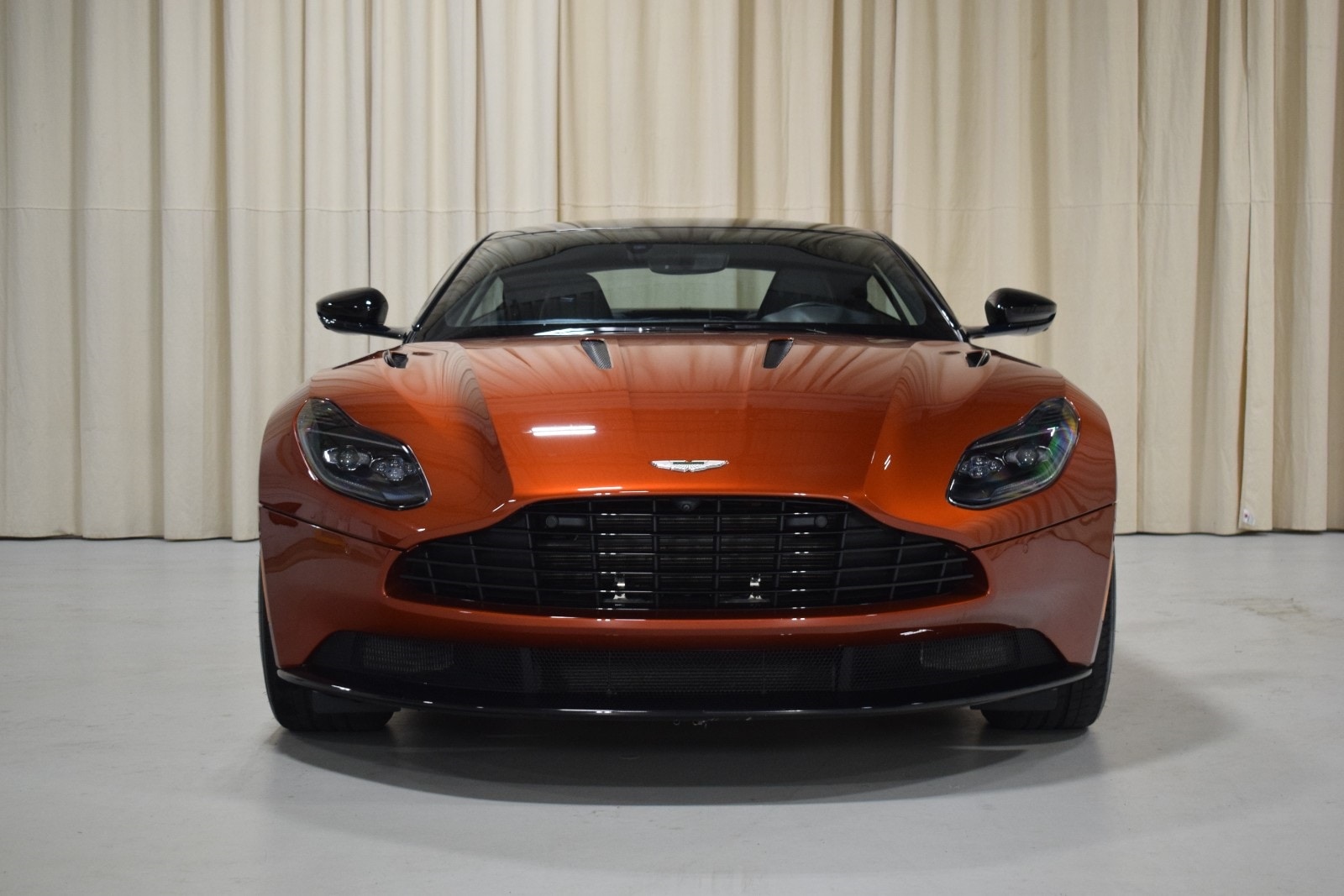 Thumbnail: 2020 Aston Martin DB11 - 9