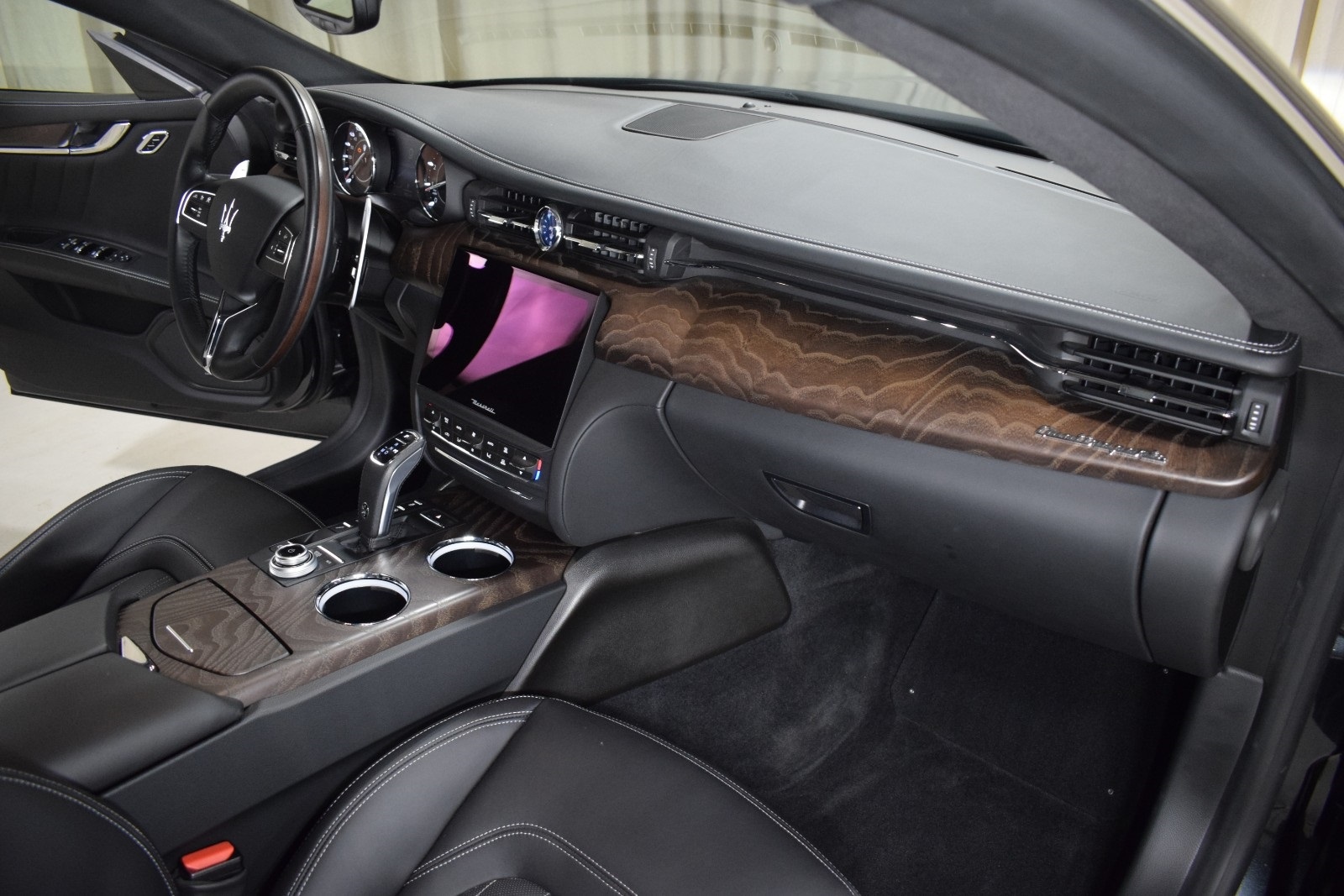 Thumbnail: 2022 Maserati Quattroporte - 24