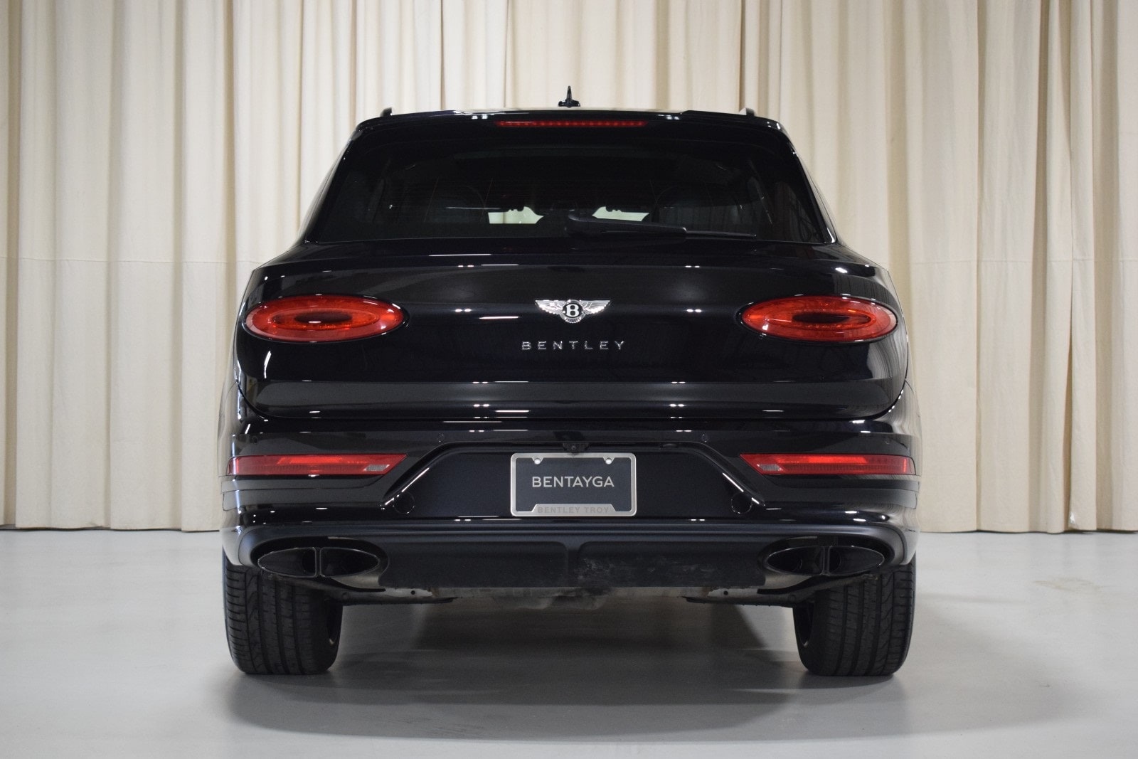 Thumbnail: 2023 Bentley Bentayga - 14