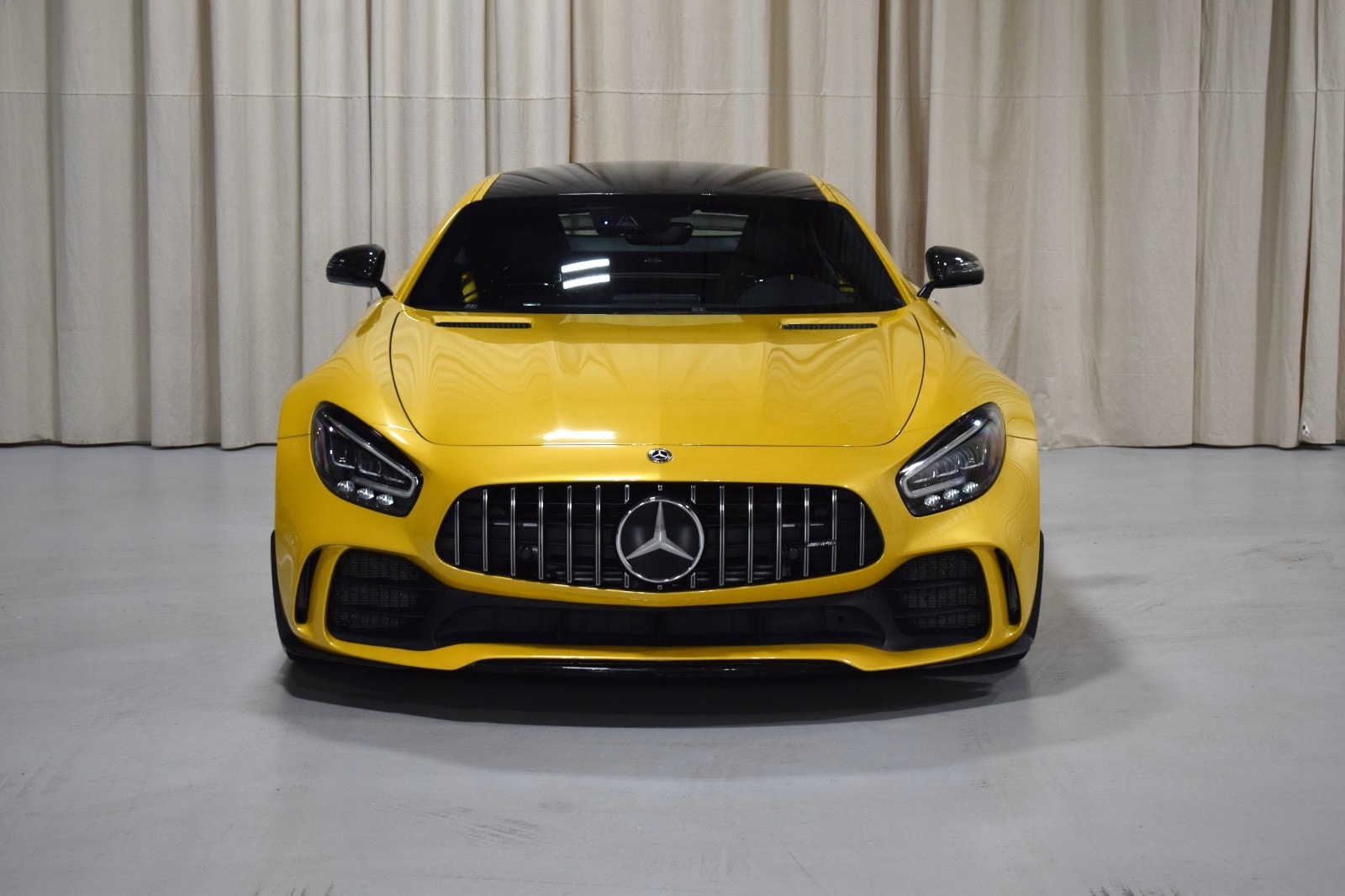 Thumbnail: 2020 Mercedes-Benz AMG GT - 10