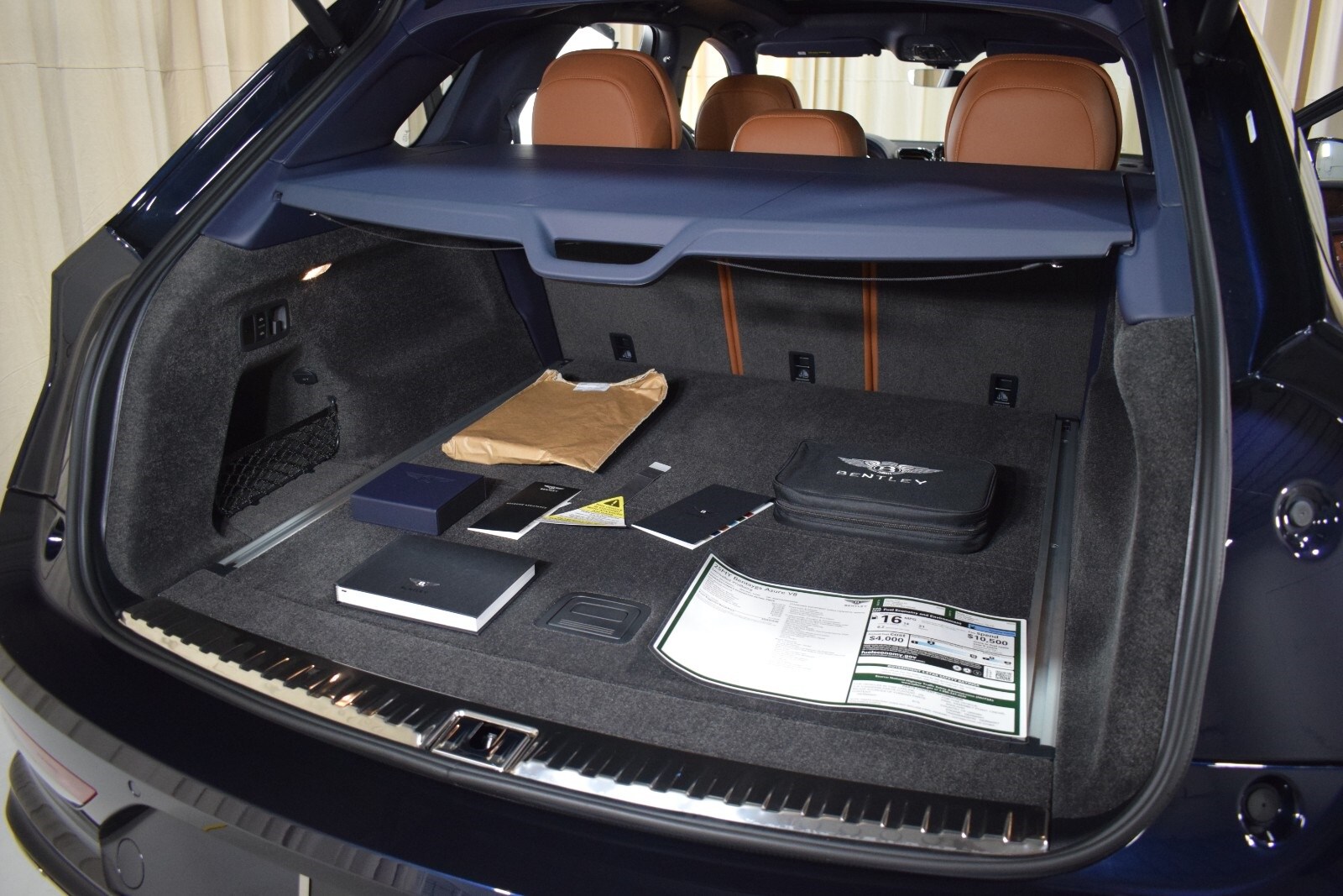 Thumbnail: 2025 Bentley Bentayga - 45