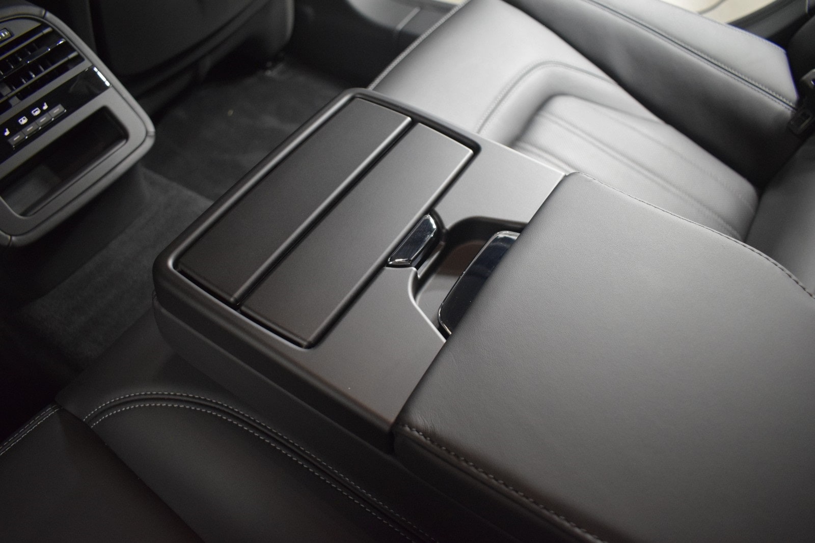 Thumbnail: 2022 Maserati Quattroporte - 22