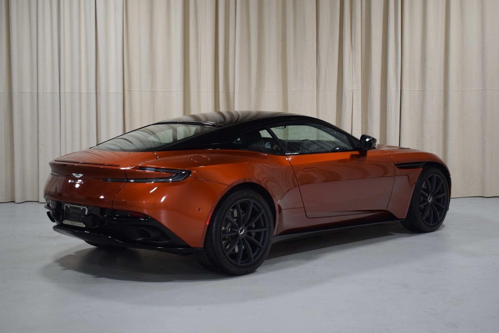 Thumbnail: 2020 Aston Martin DB11 - 10