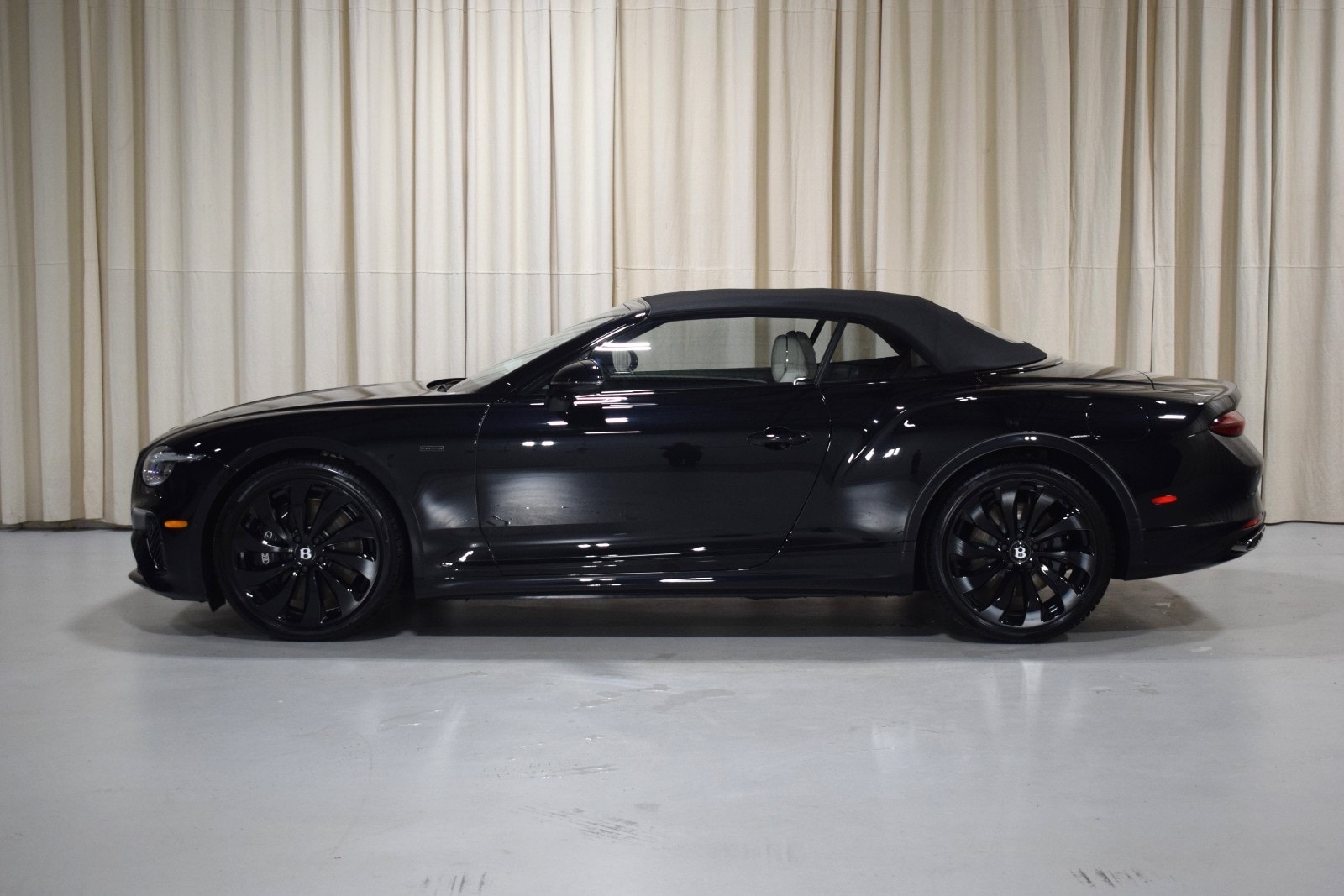 Thumbnail: 2025 Bentley Continental - 16