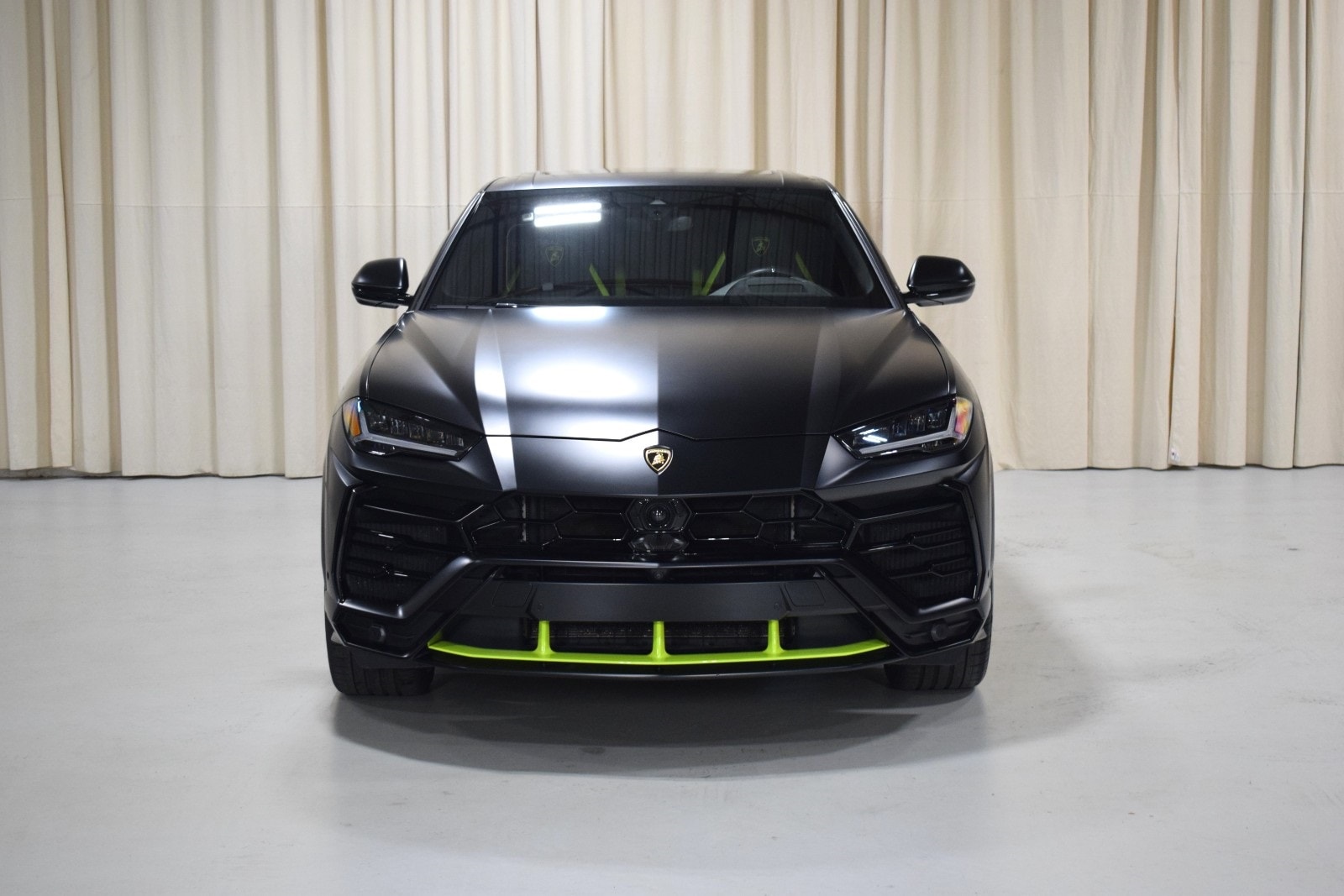 Thumbnail: 2022 Lamborghini Urus - 7