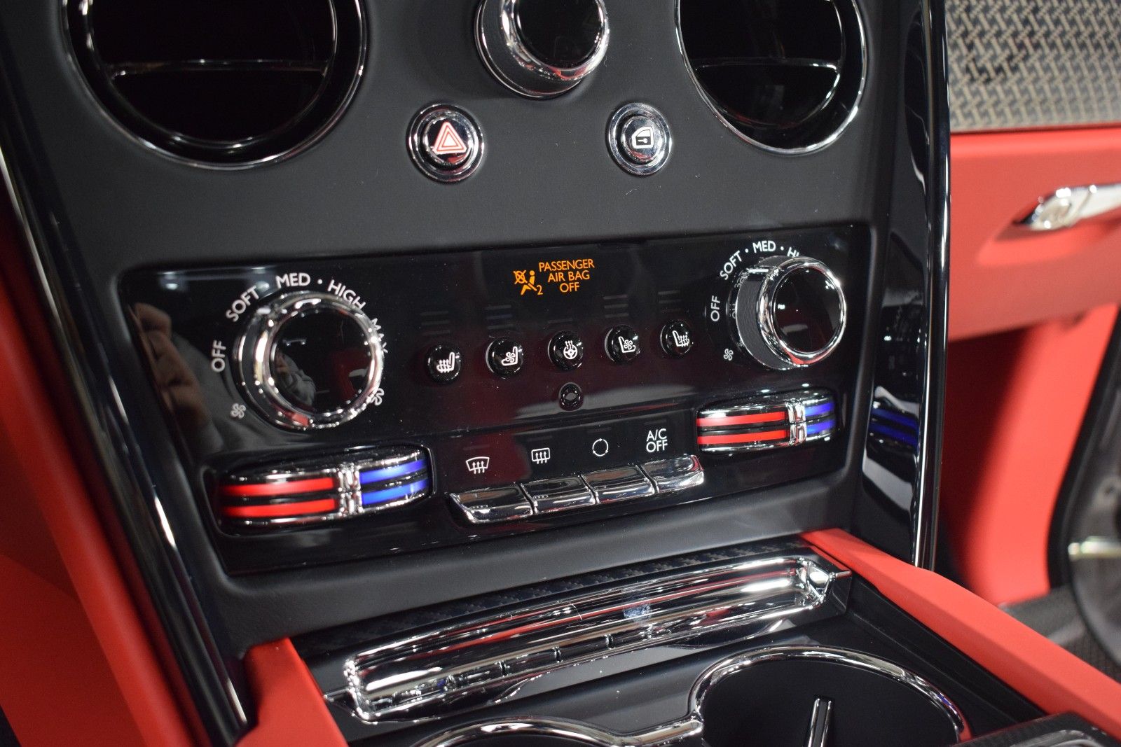 2026 Rolls-Royce Cullinan Black Badge - Photo 34