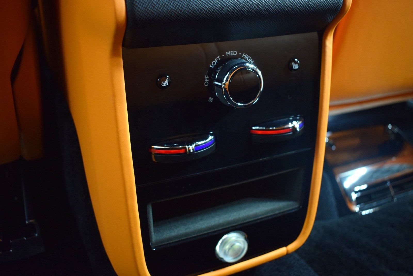 Thumbnail: 2023 Rolls-Royce Cullinan - 22