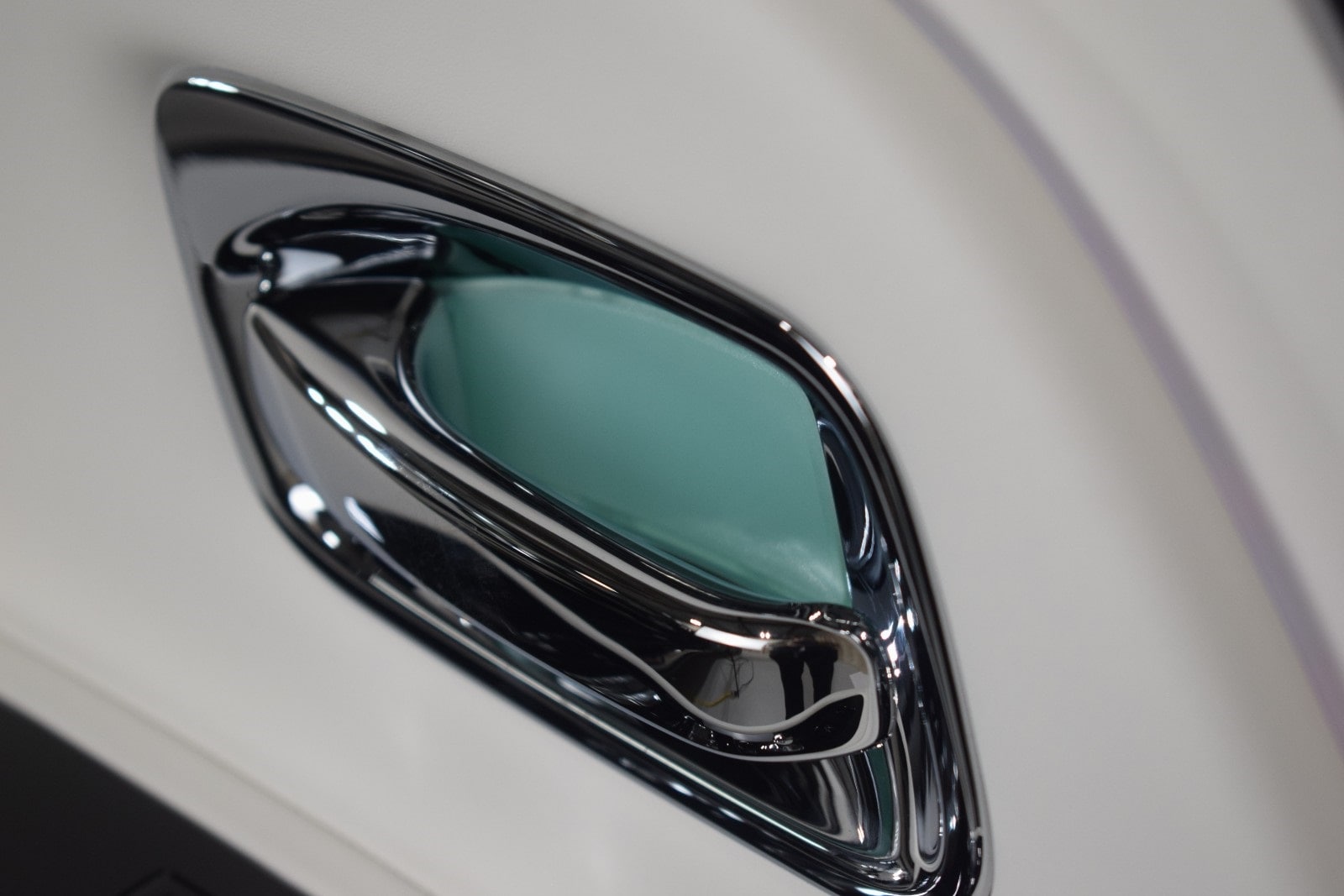 Thumbnail: 2024 Rolls-Royce Spectre - 40