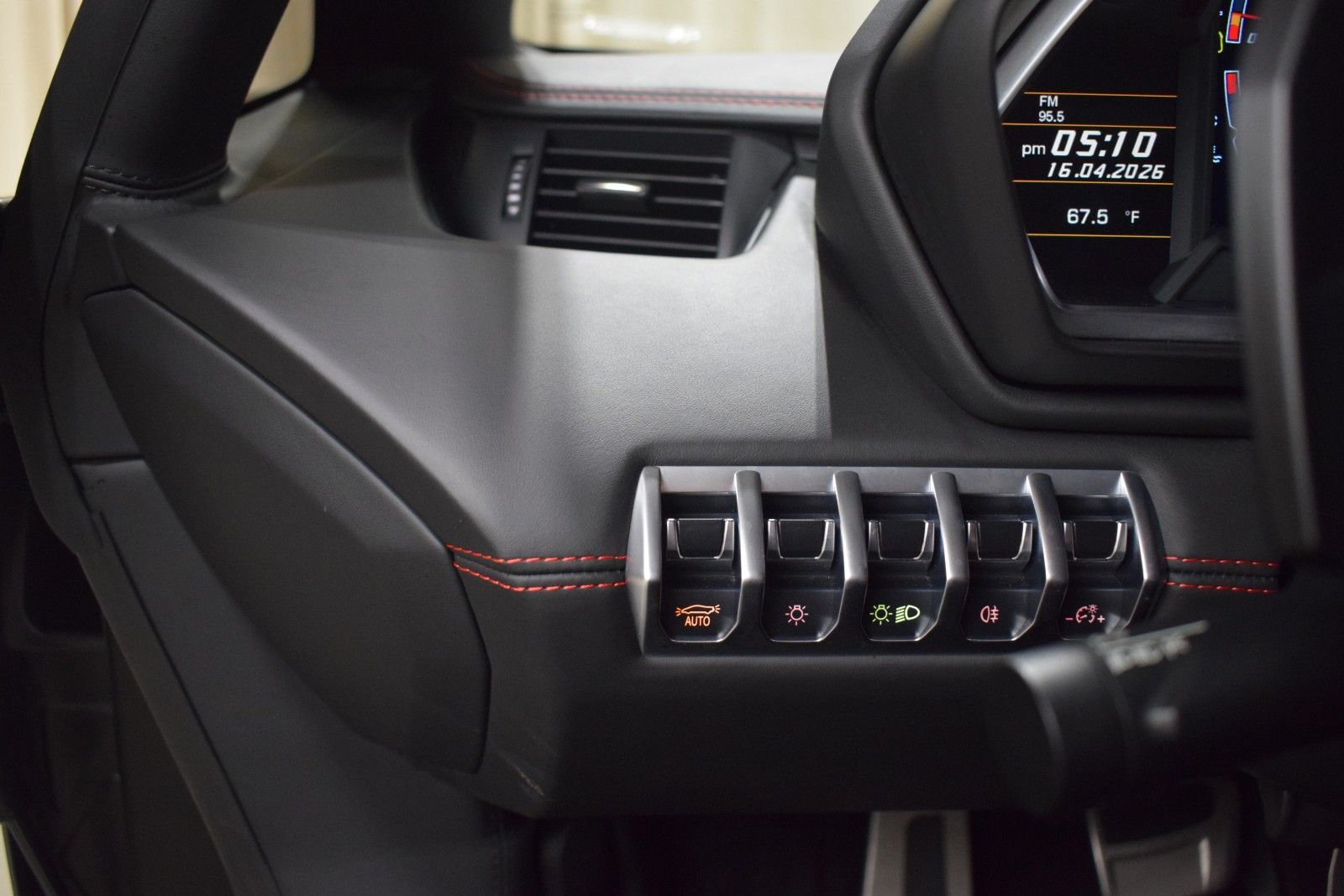 Thumbnail: 2016 Lamborghini Aventador - 28