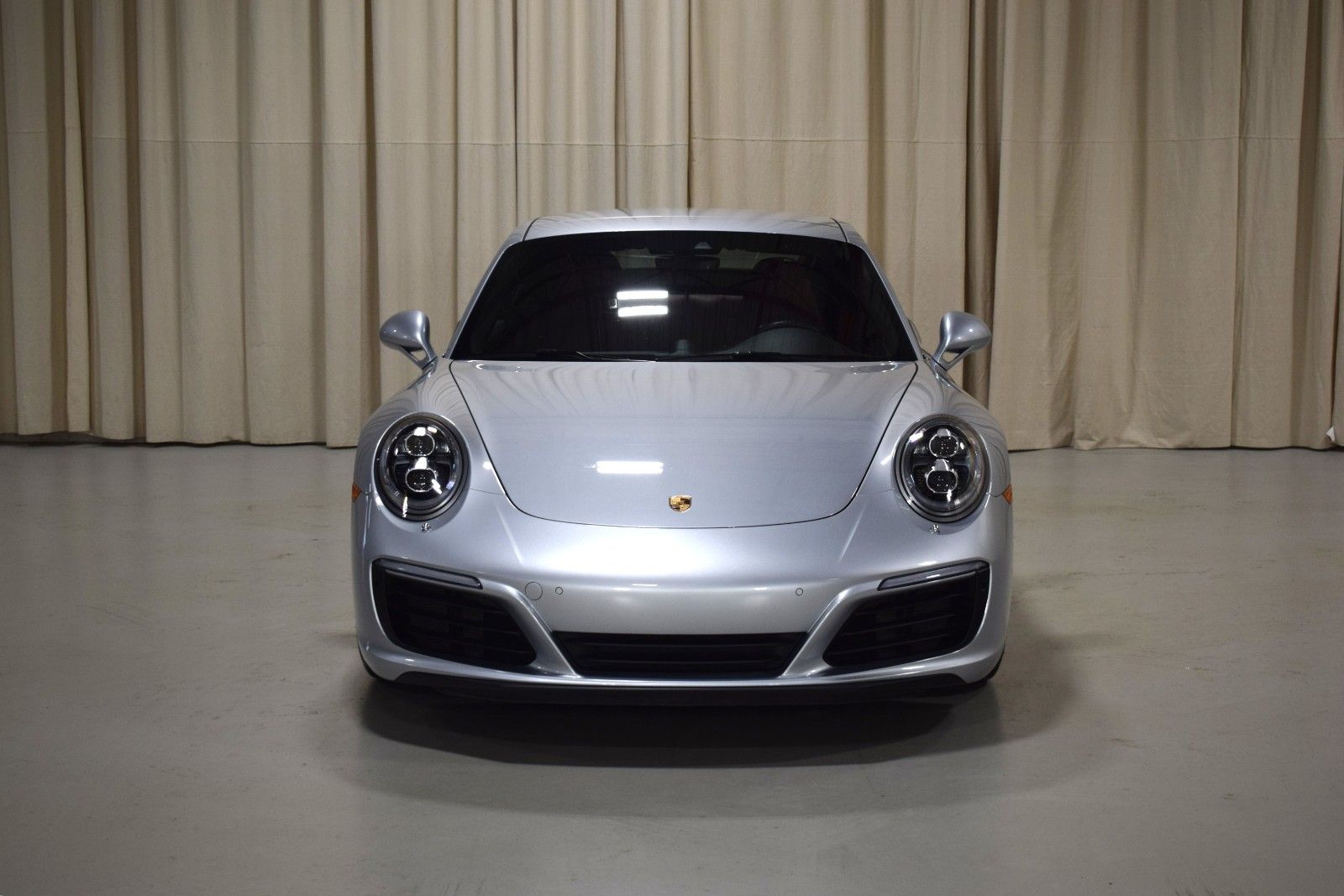 Thumbnail: 2017 Porsche 911 - 8