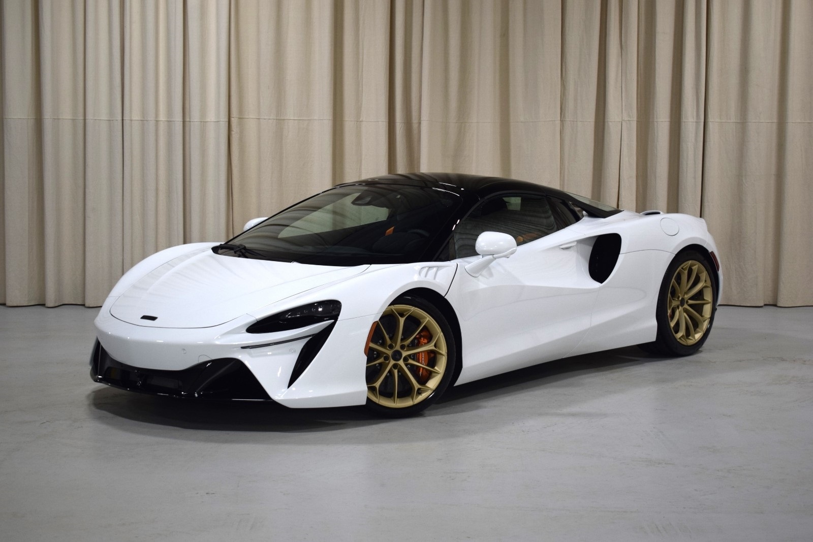 2025 Mclaren Artura  -
                  Troy, MI