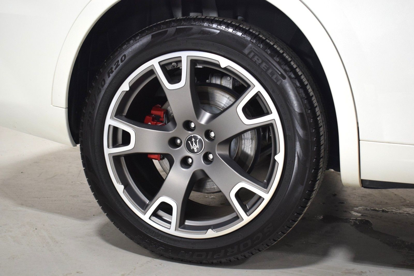 Thumbnail: 2022 Maserati Levante - 17