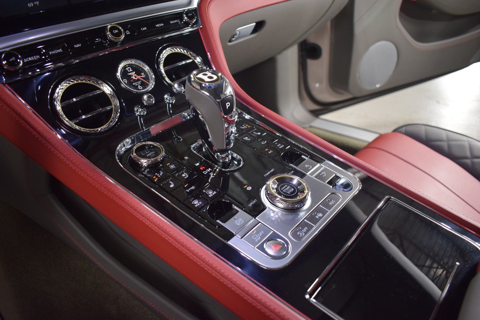 Thumbnail: 2020 Bentley Continental - 32