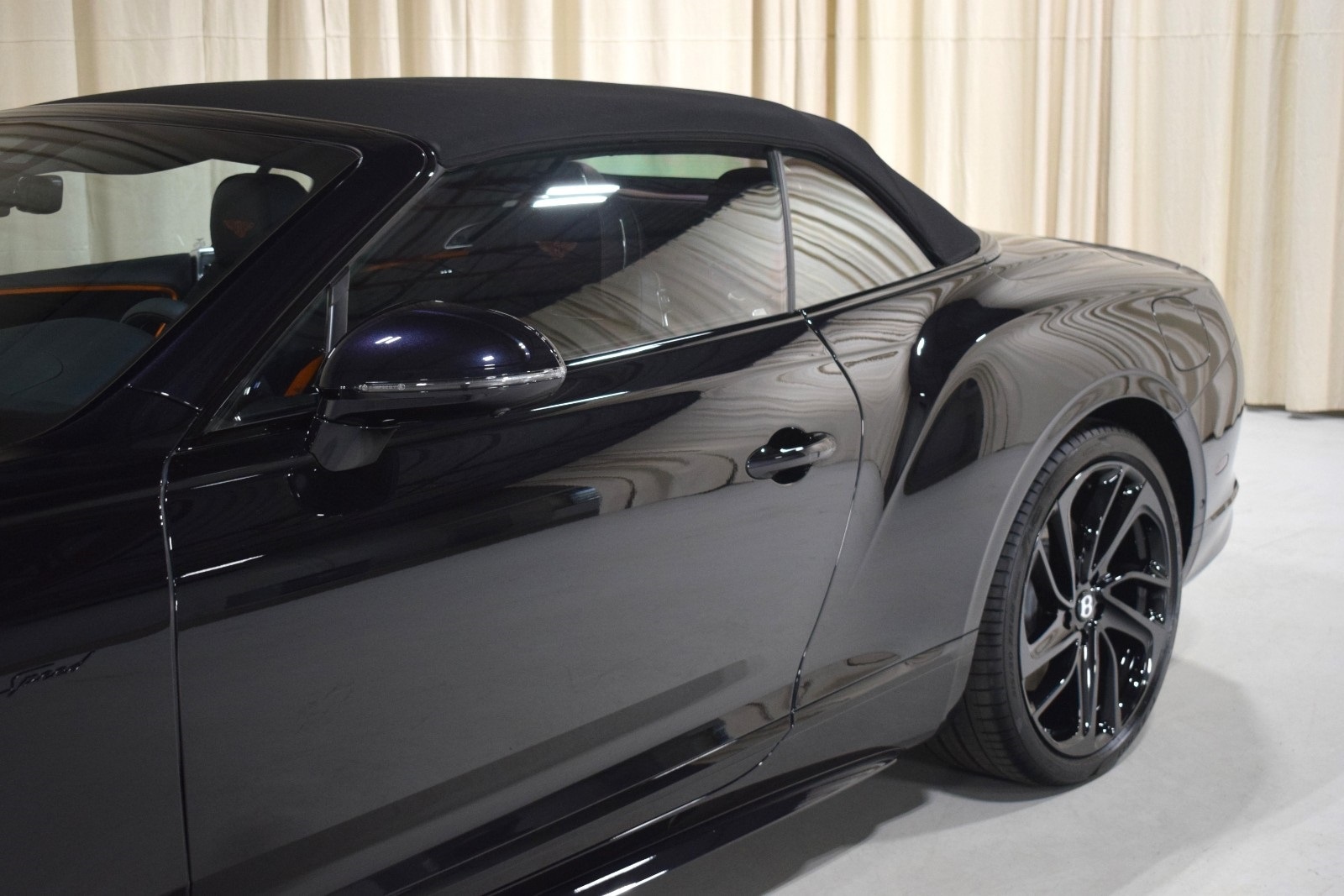 Thumbnail: 2025 Bentley Continental - 8