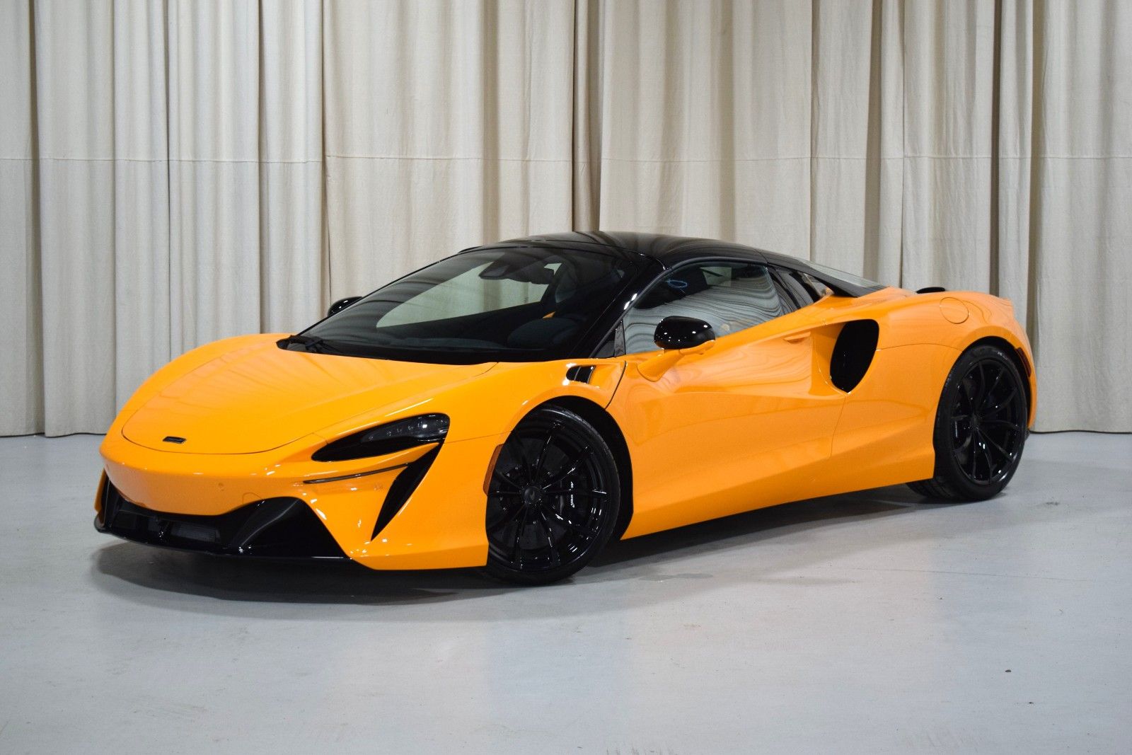 2026 Mclaren Artura  -
                  Troy, MI