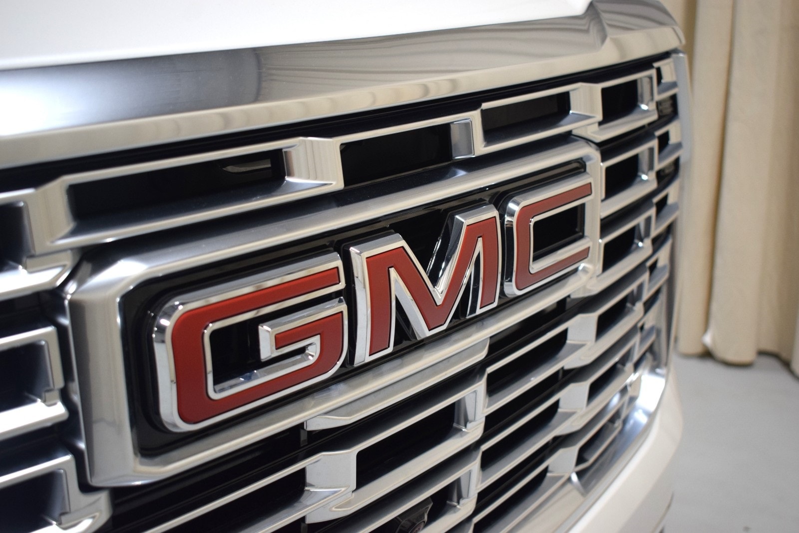 Thumbnail: 2025 GMC Yukon - 3
