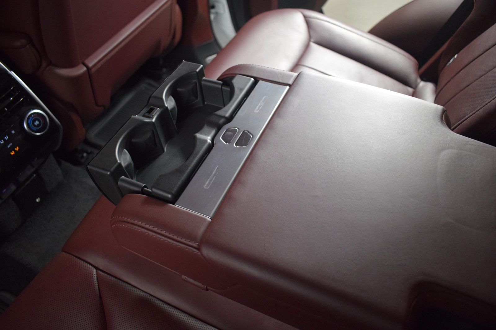 Thumbnail: 2023 Land Rover Range Rover - 20