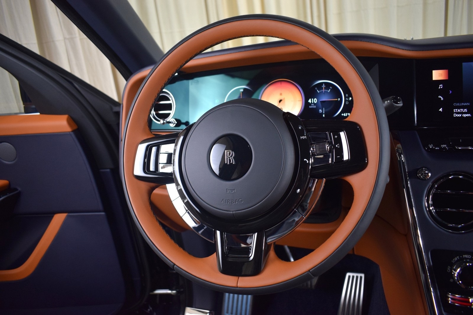 Thumbnail: 2026 Rolls-Royce Cullinan - 25