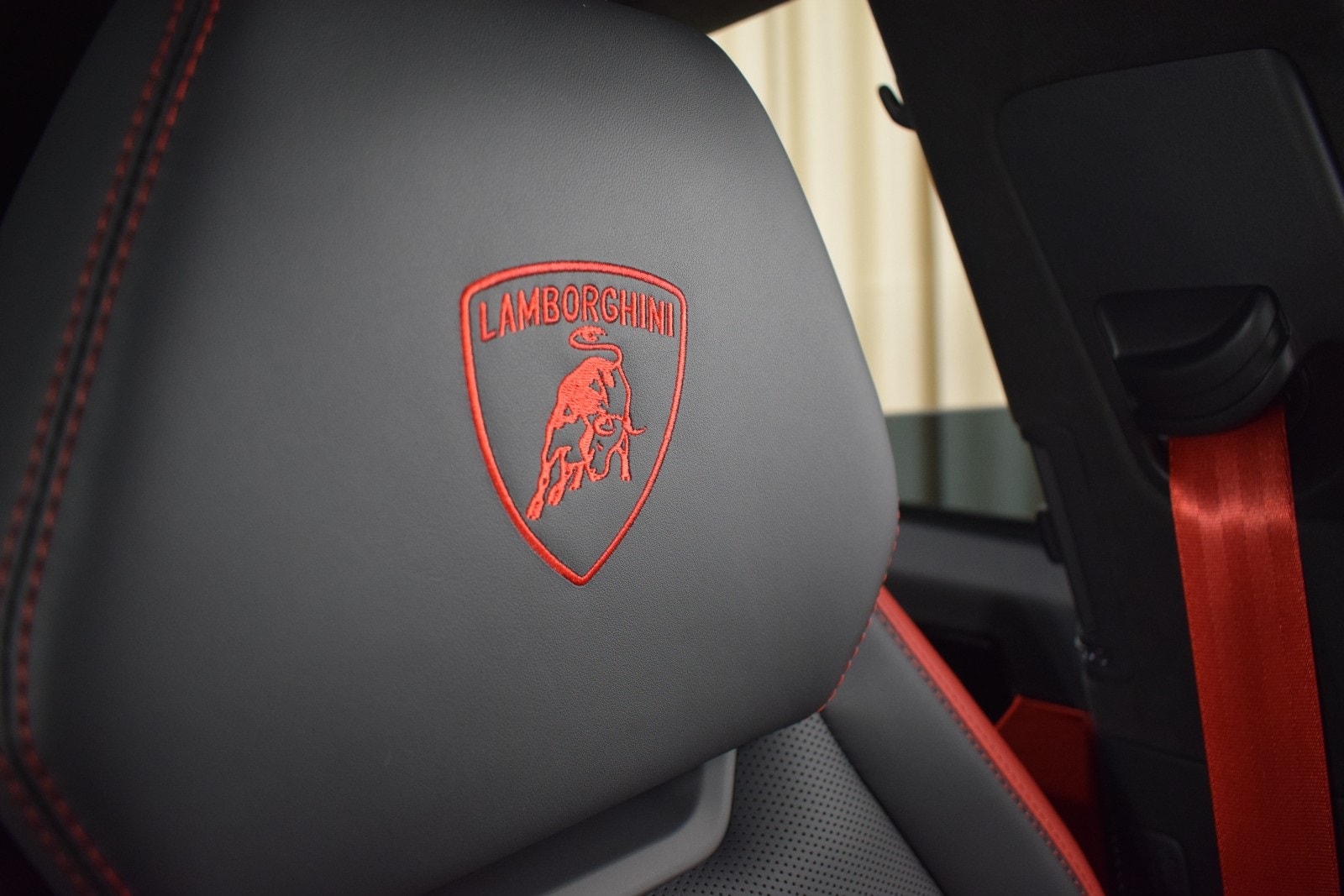 Thumbnail: 2025 Lamborghini Urus - 36