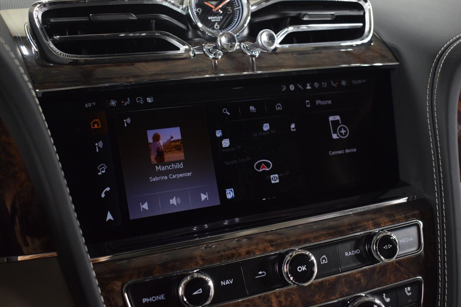 Thumbnail: 2025 Bentley Bentayga - 34