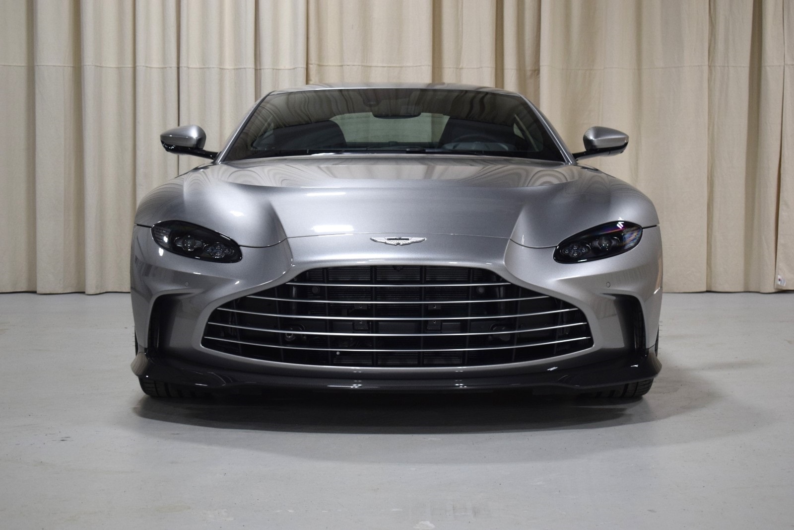 2023 Aston Martin Vantage  9