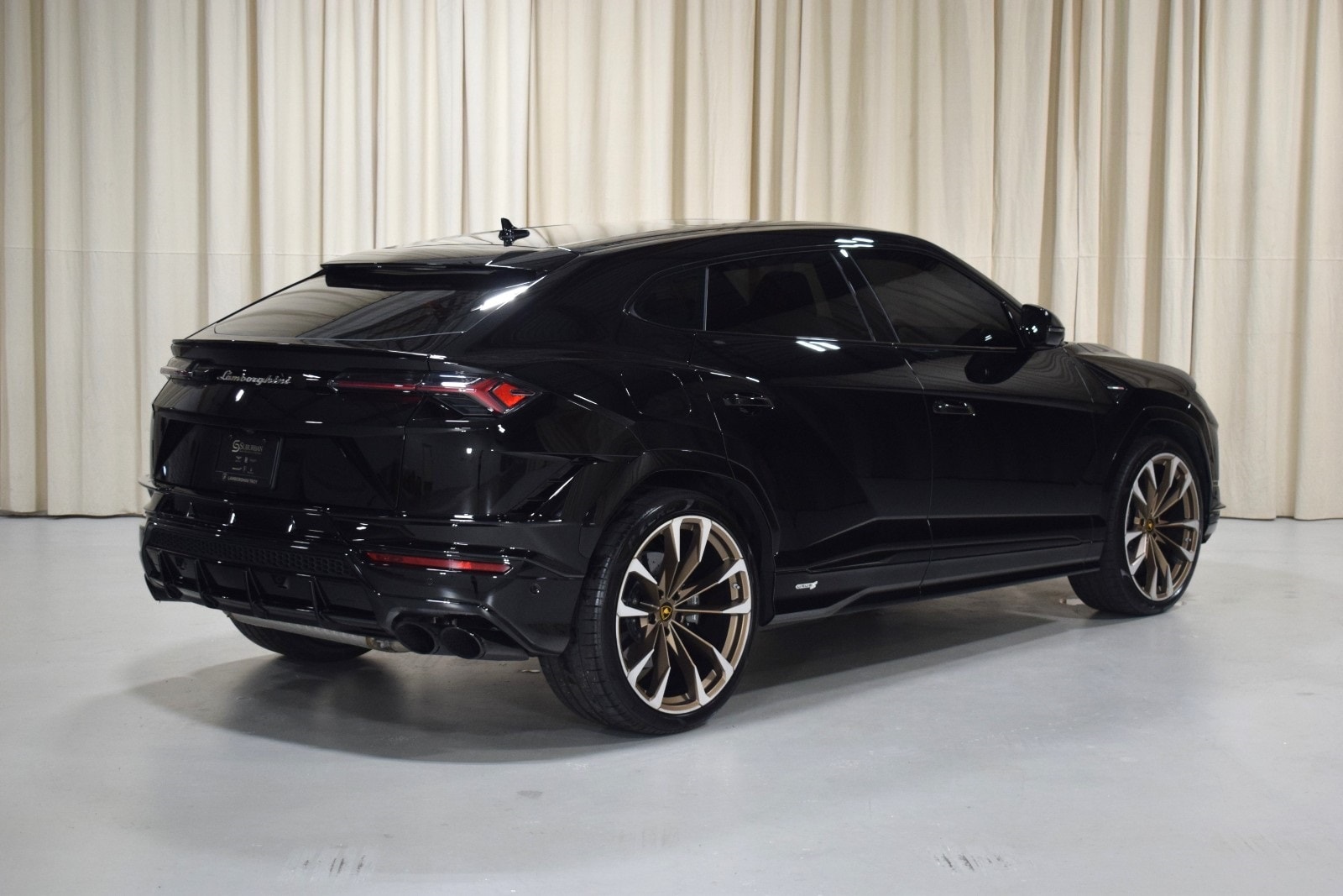 Thumbnail: 2023 Lamborghini Urus - 9