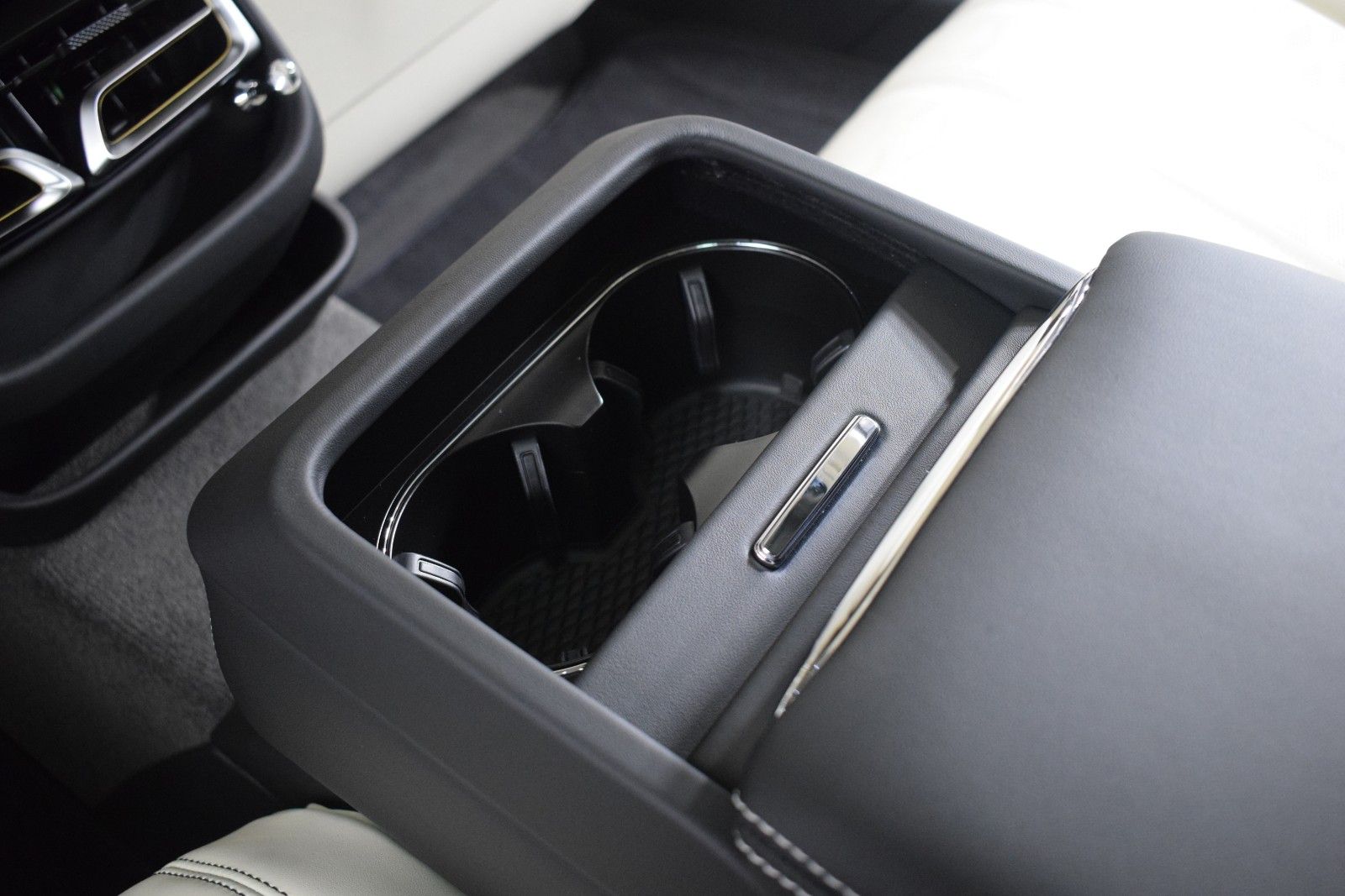 Thumbnail: 2025 Bentley Flying Spur - 22